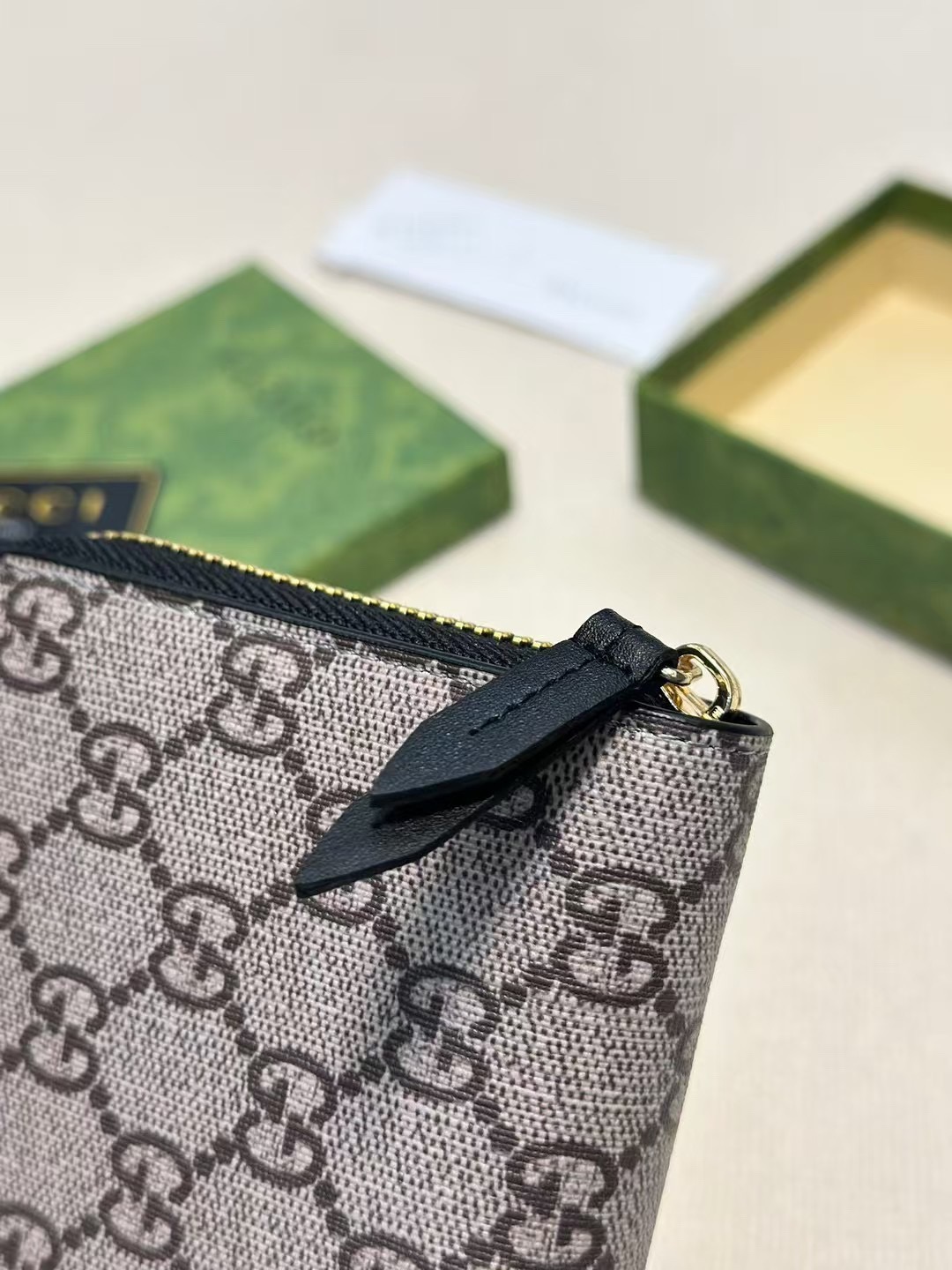 Gucci グッチ オールドグッチ ロングジップウォレット グッチ蜜蜂 ブラック ベージュ - 画像 8