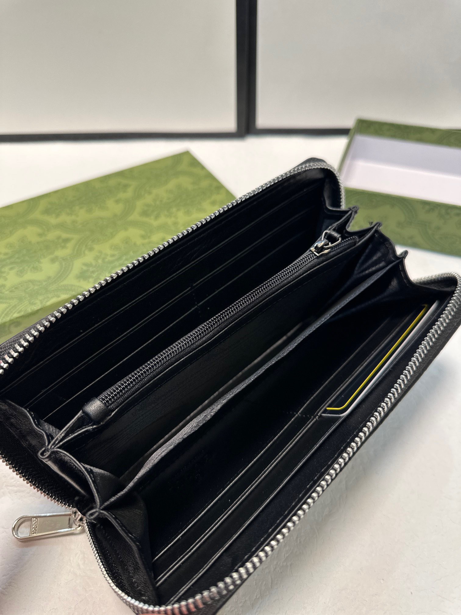GUCCI グッチ メンズ長財布 本革仕様 21x11cm 黒 - 画像 9