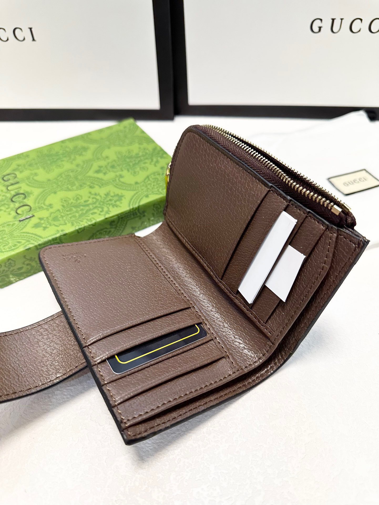 GUCCI グッチ 財布 短財布 ワンショルダー ファスナー チェーン 本革仕様 ブラウン - 画像 9