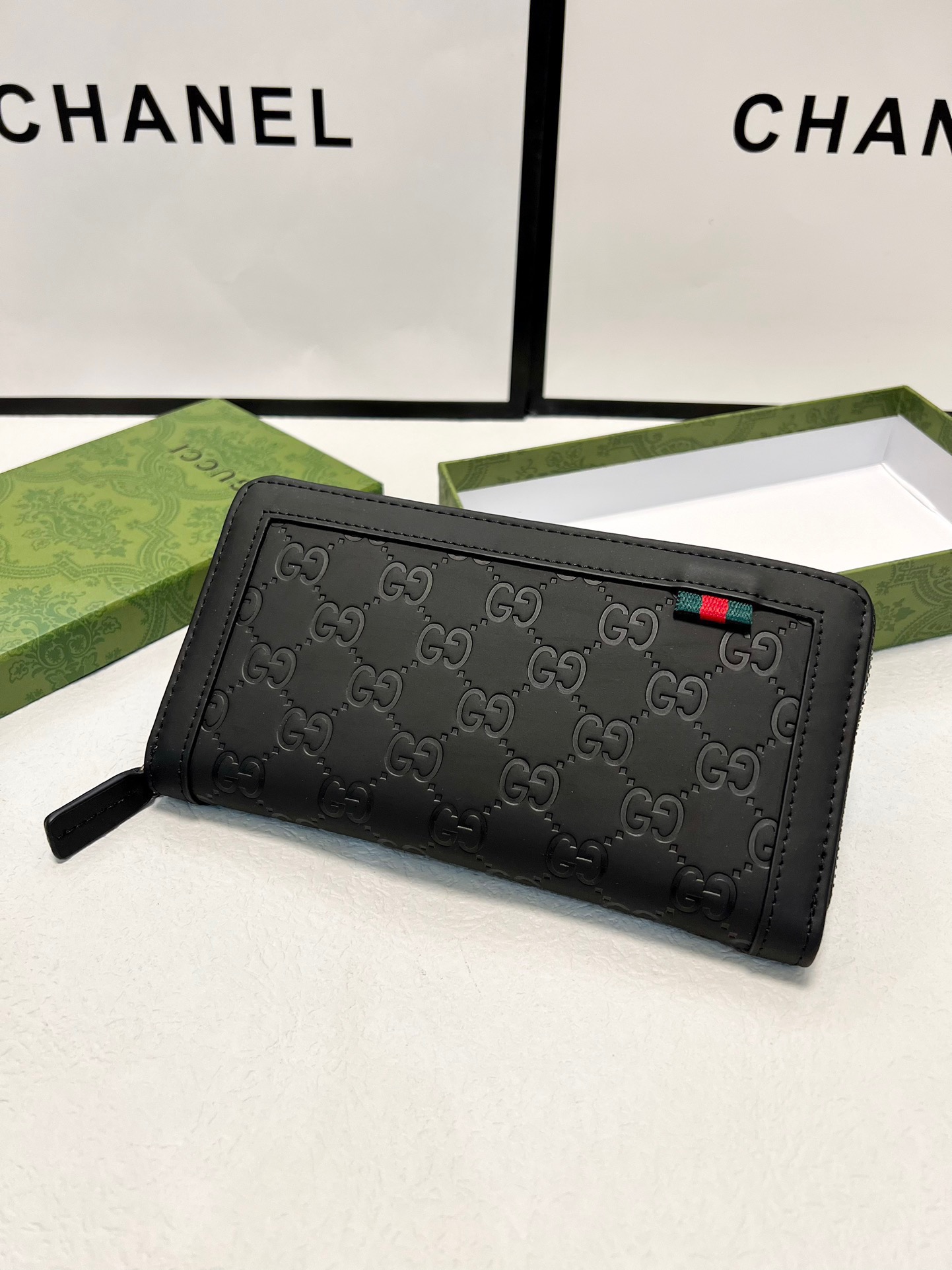 GUCCI グッチ 長財布 ラウンドファスナー 黒 本革仕様 - 画像 4