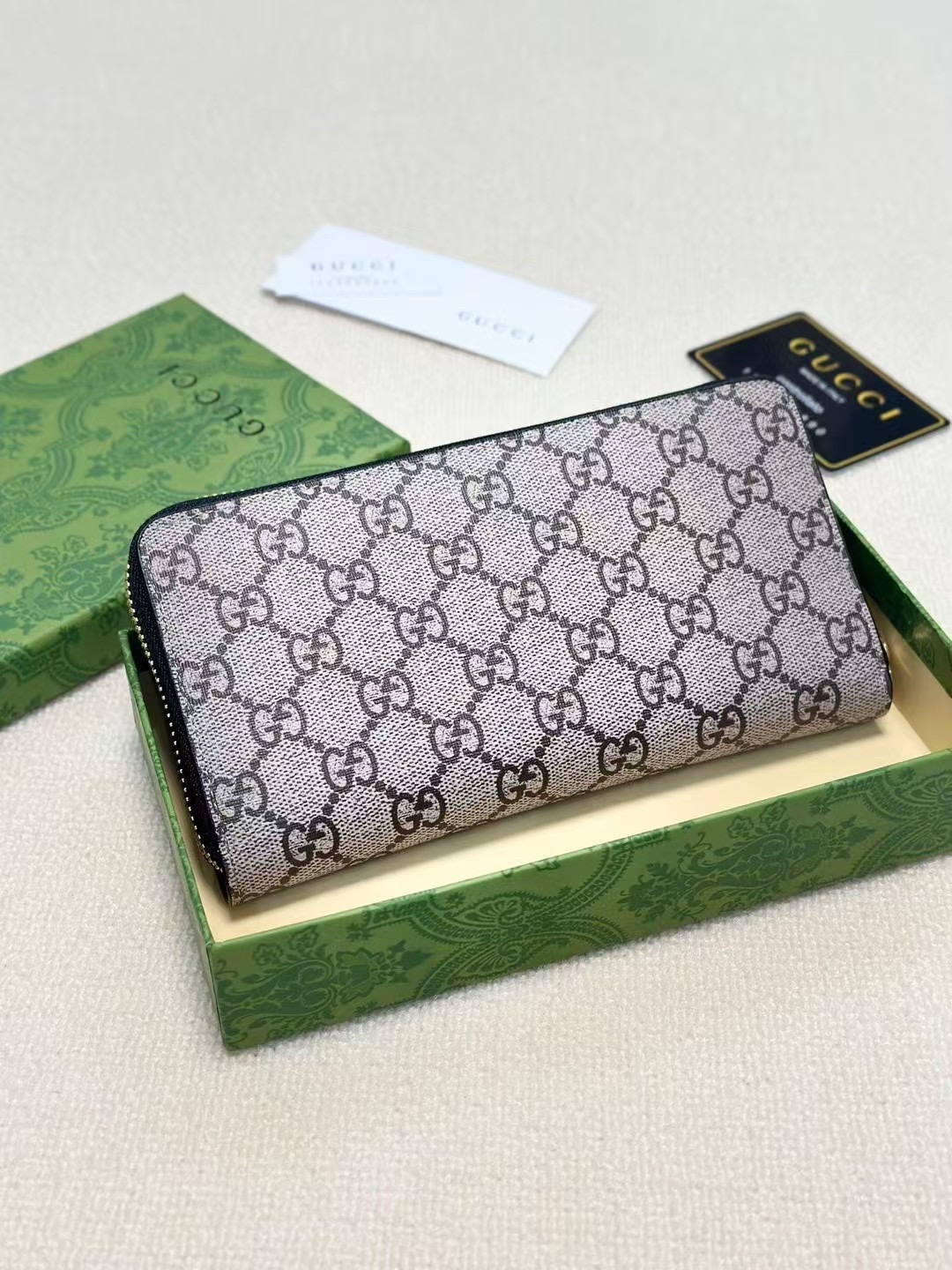 GUCCI グッチ グッチ ベージュ ブラック シングルジップウォレット ブees 本革仕様 黒 咖 - 画像 2
