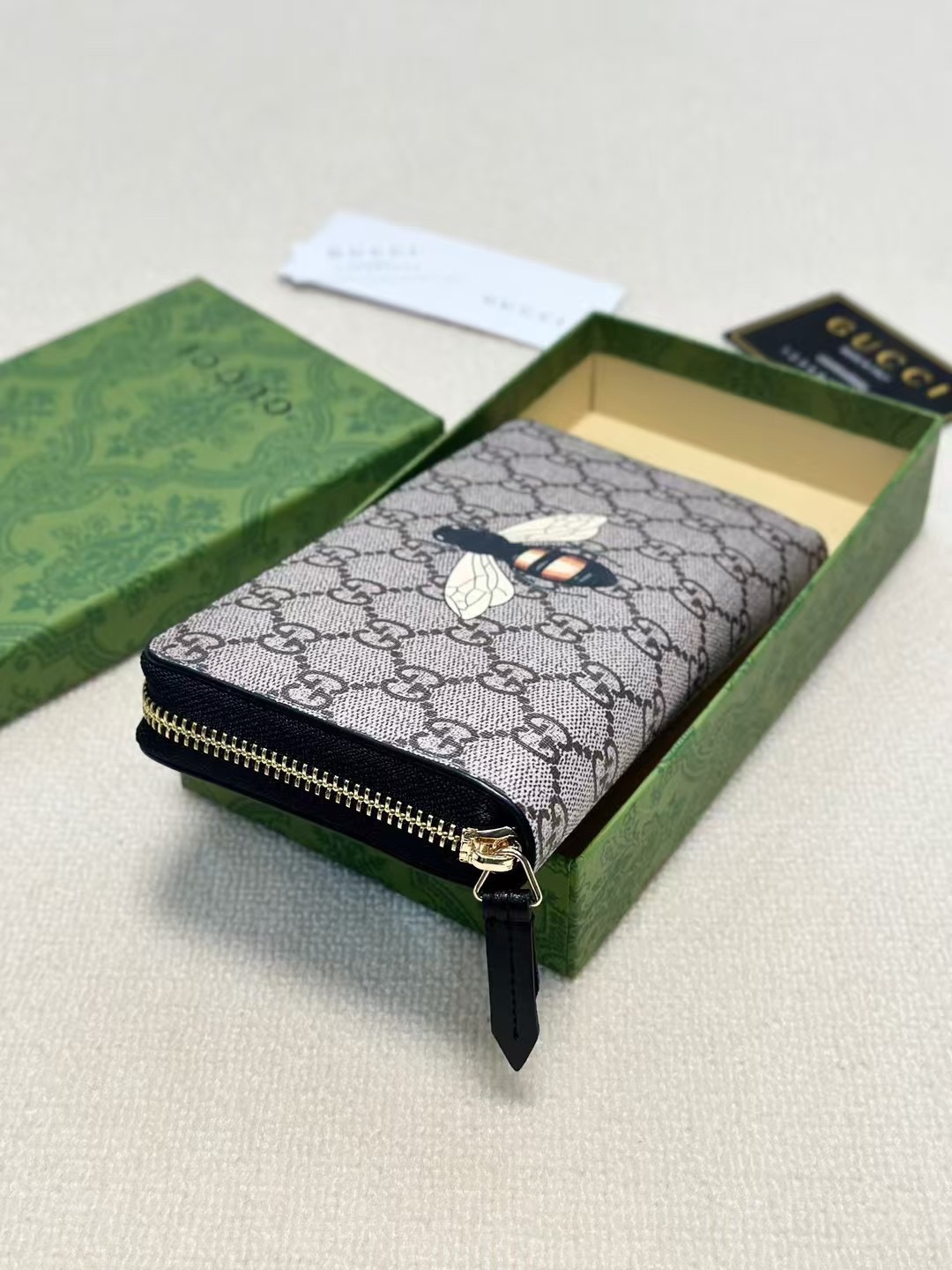 GUCCI グッチ グッチ ベージュ ブラック シングルジップウォレット ブees 本革仕様 黒 咖 - 画像 3