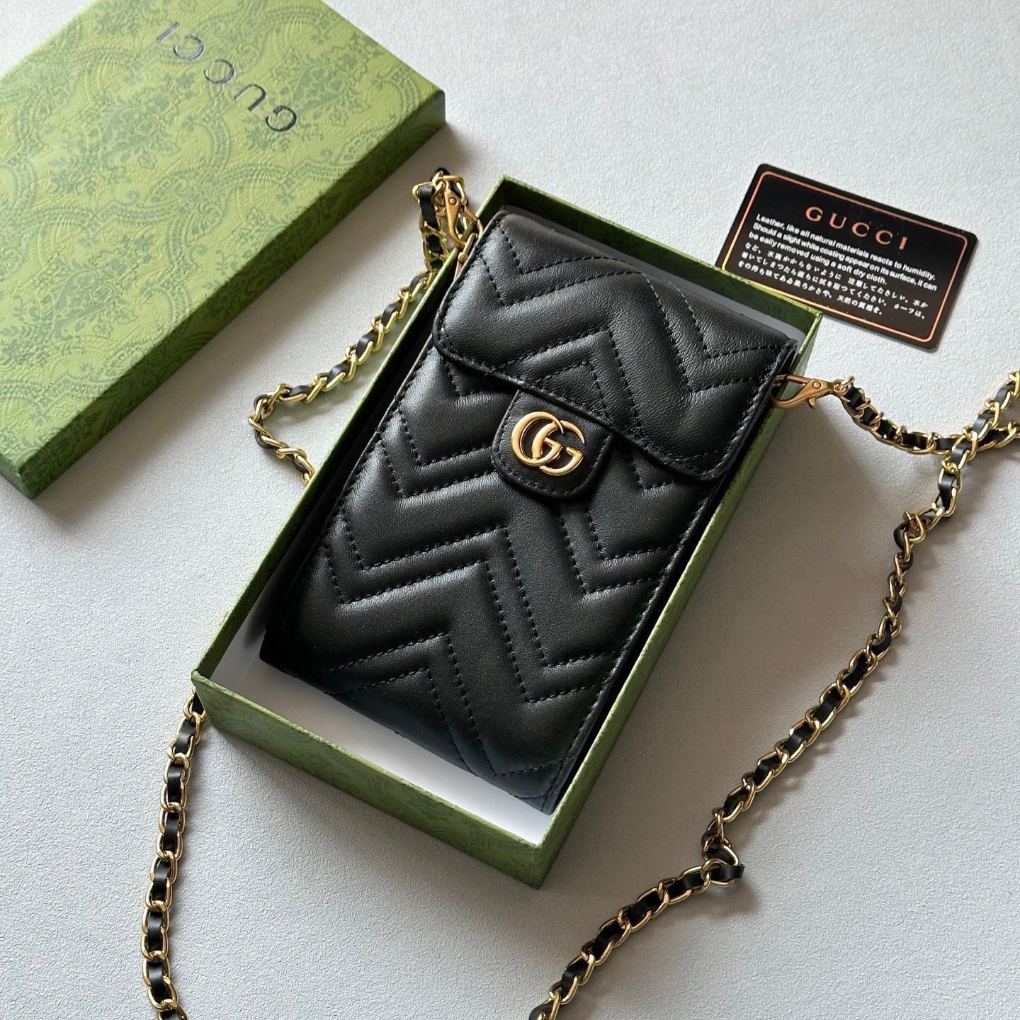 GUCCI グッチ チェーン付きスマホポーチ ブラック