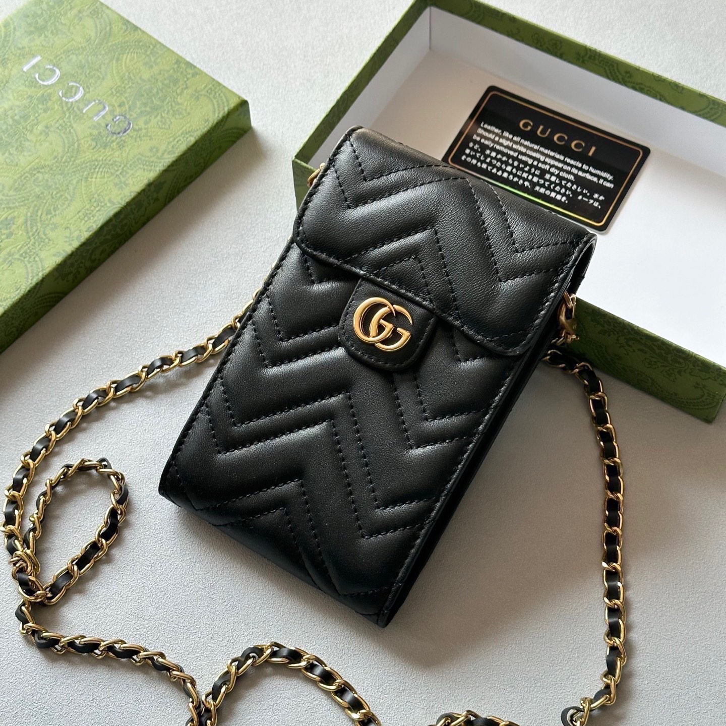 GUCCI グッチ チェーン付きスマホポーチ ブラック - 画像 2