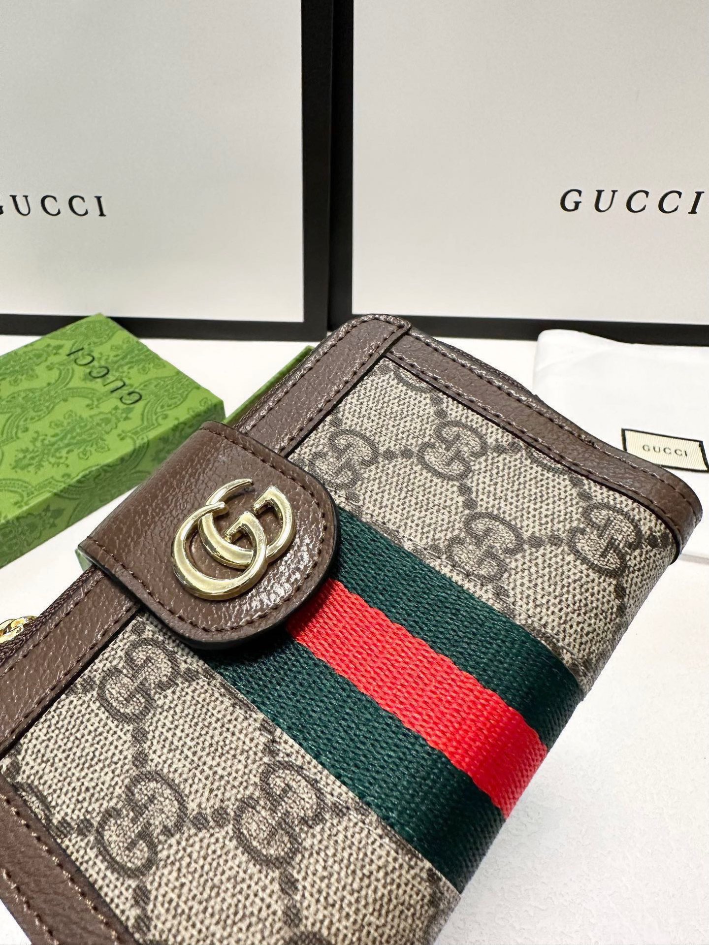 GUCCI グッチ 折り財布 2つ折り 軽量 ジップ付き ショルダーチェーン付き ブラウン - 画像 5