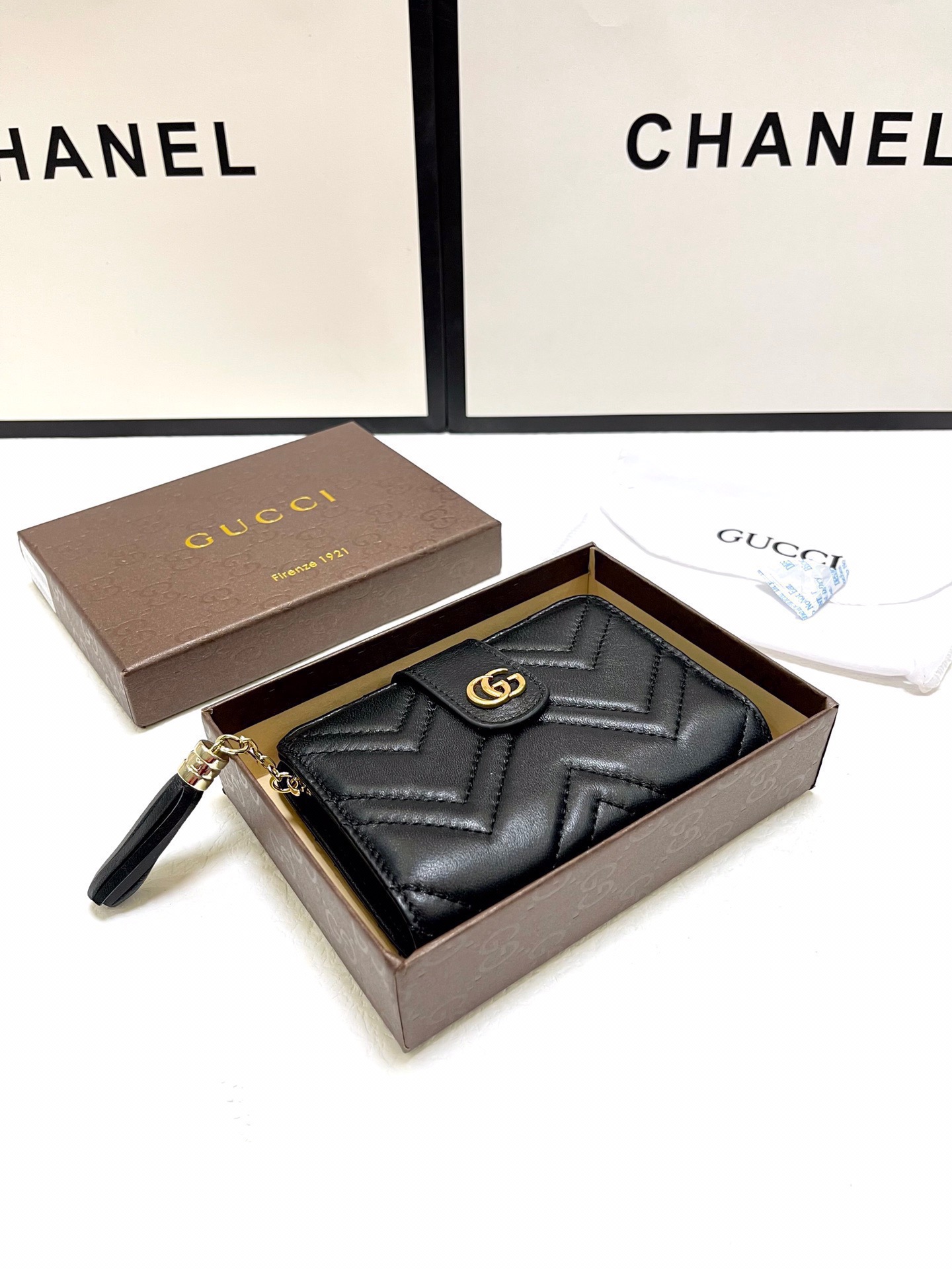 GUCCI グッチ 三つ折り財布 コンパクト 黒
