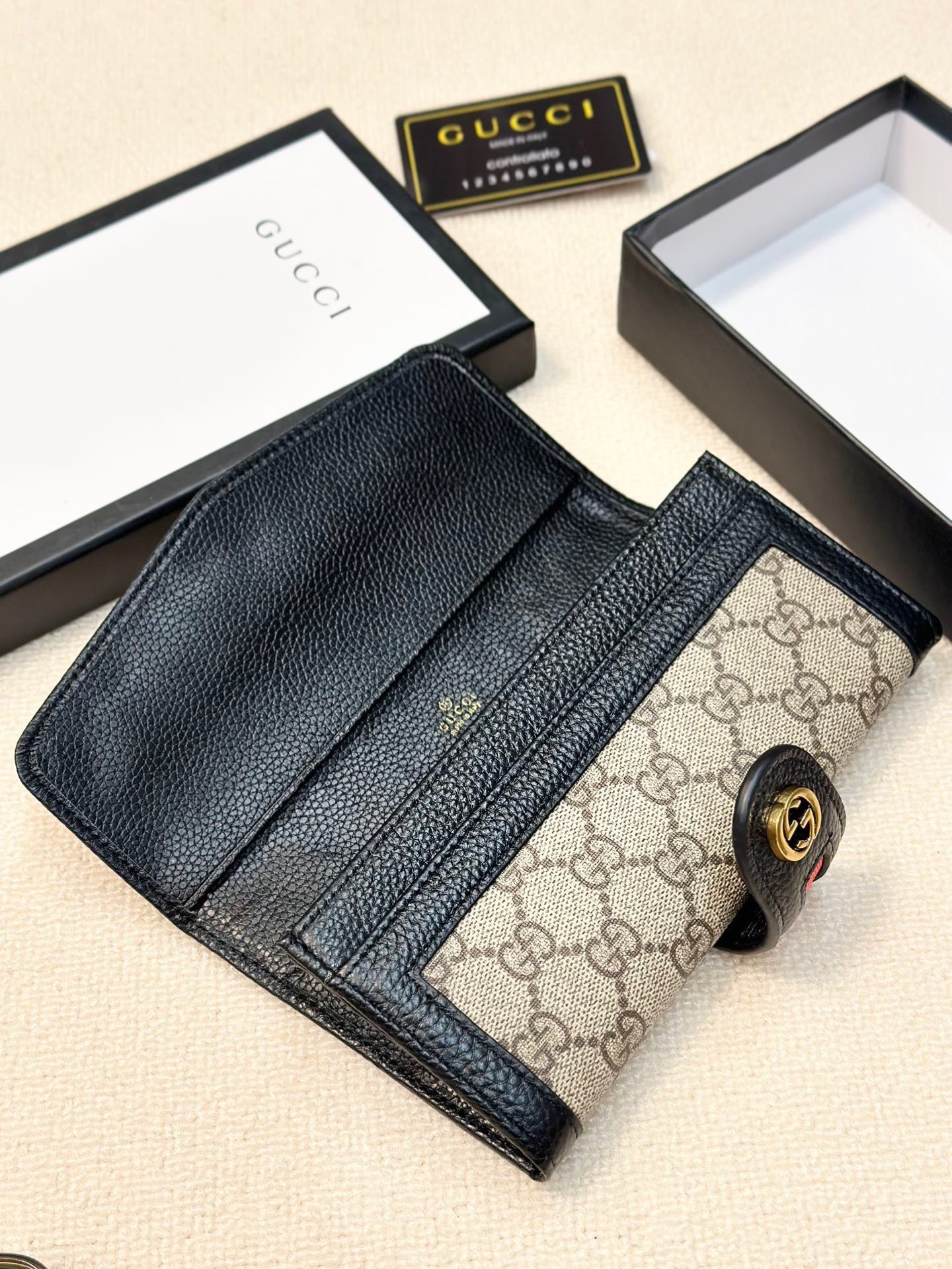 GUCCI グッチ 折り財布 2つ折り レザー 黒 - 画像 8