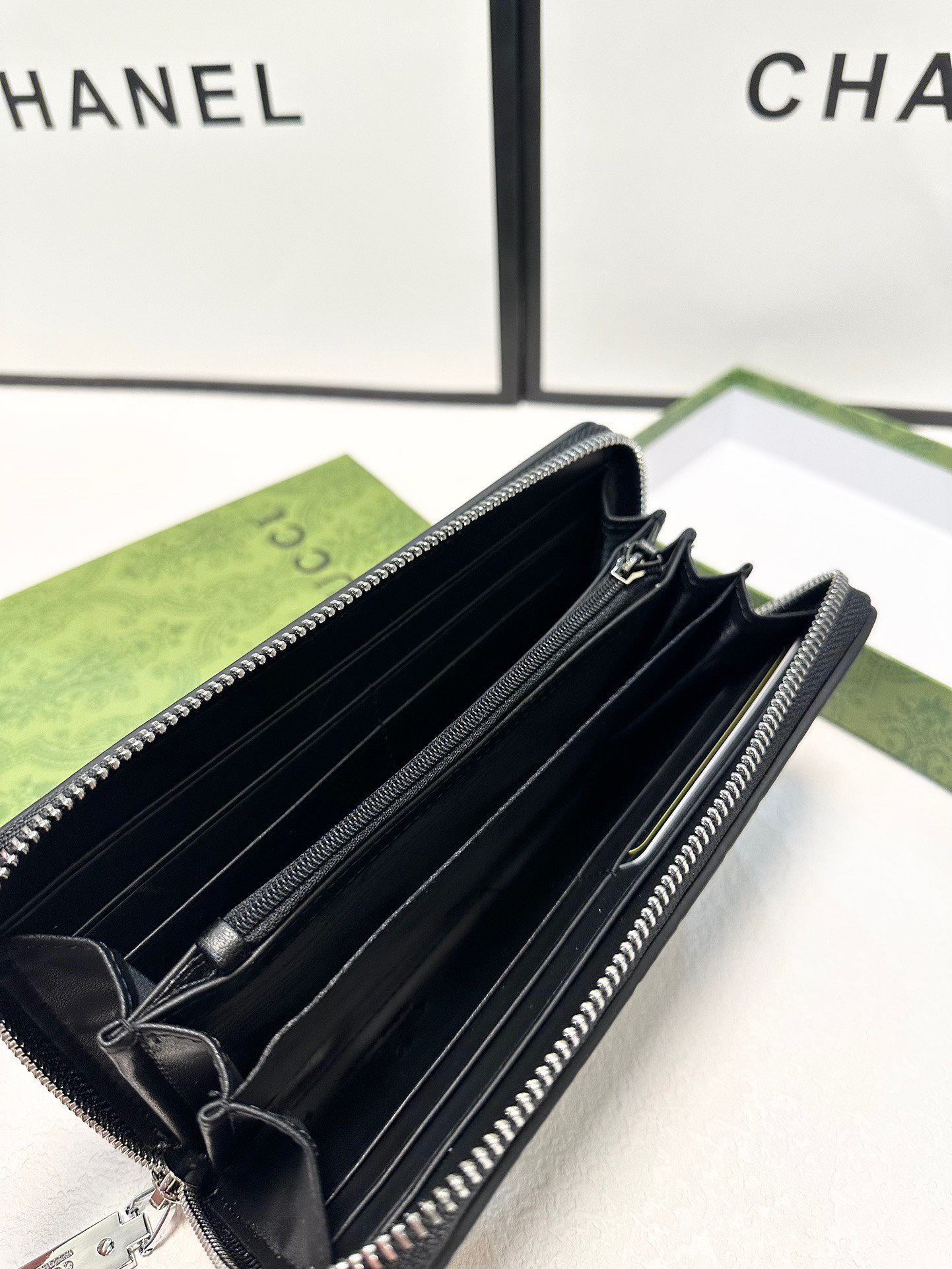 GUCCI グッチ 長財布 ブラック グラフィティ GG リング付き 20x10cm - 画像 9