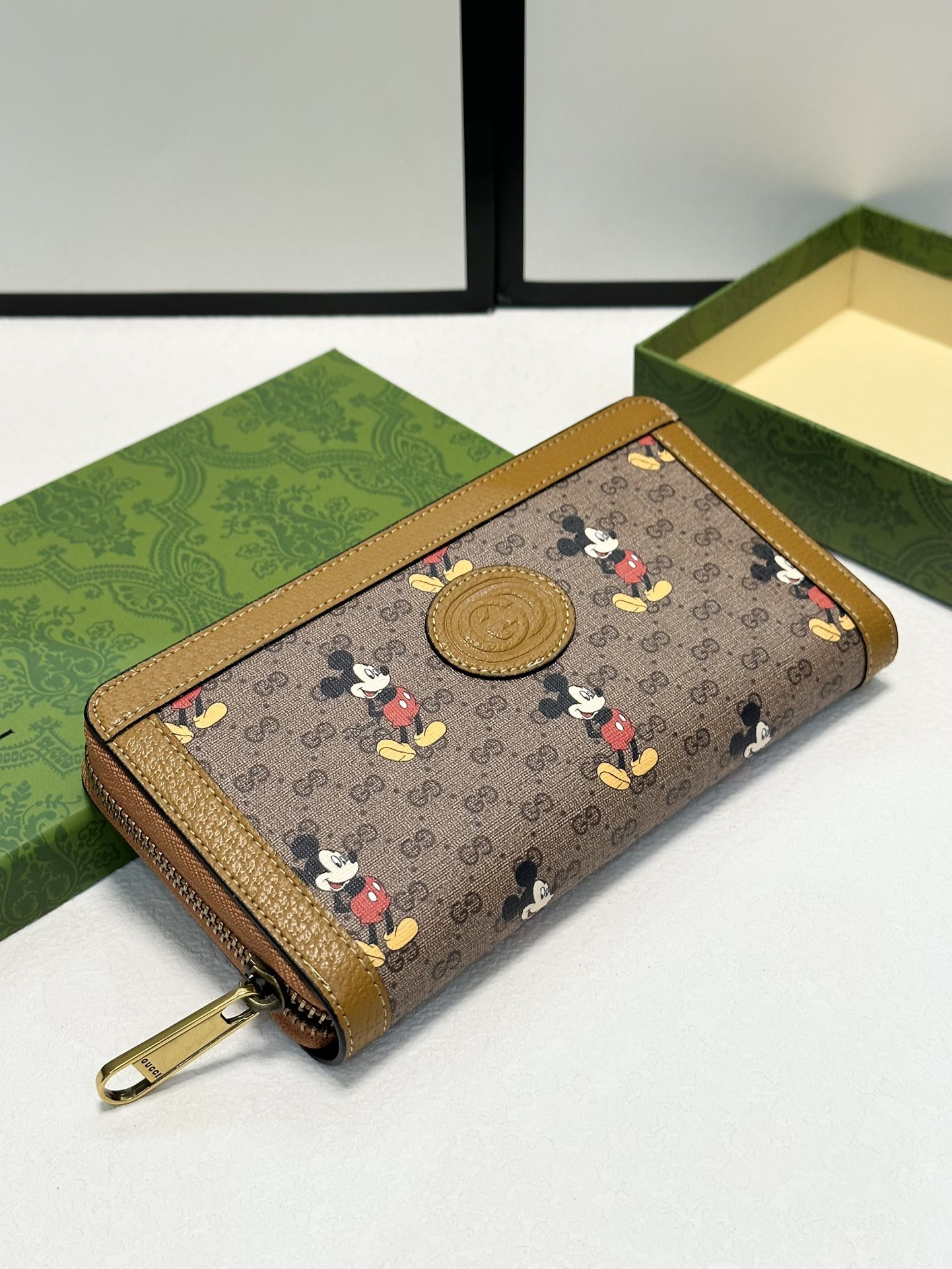GUCCI グッチ ジップアラウンドウォレット ミッキーマウス 20x10 タン色 - 画像 3
