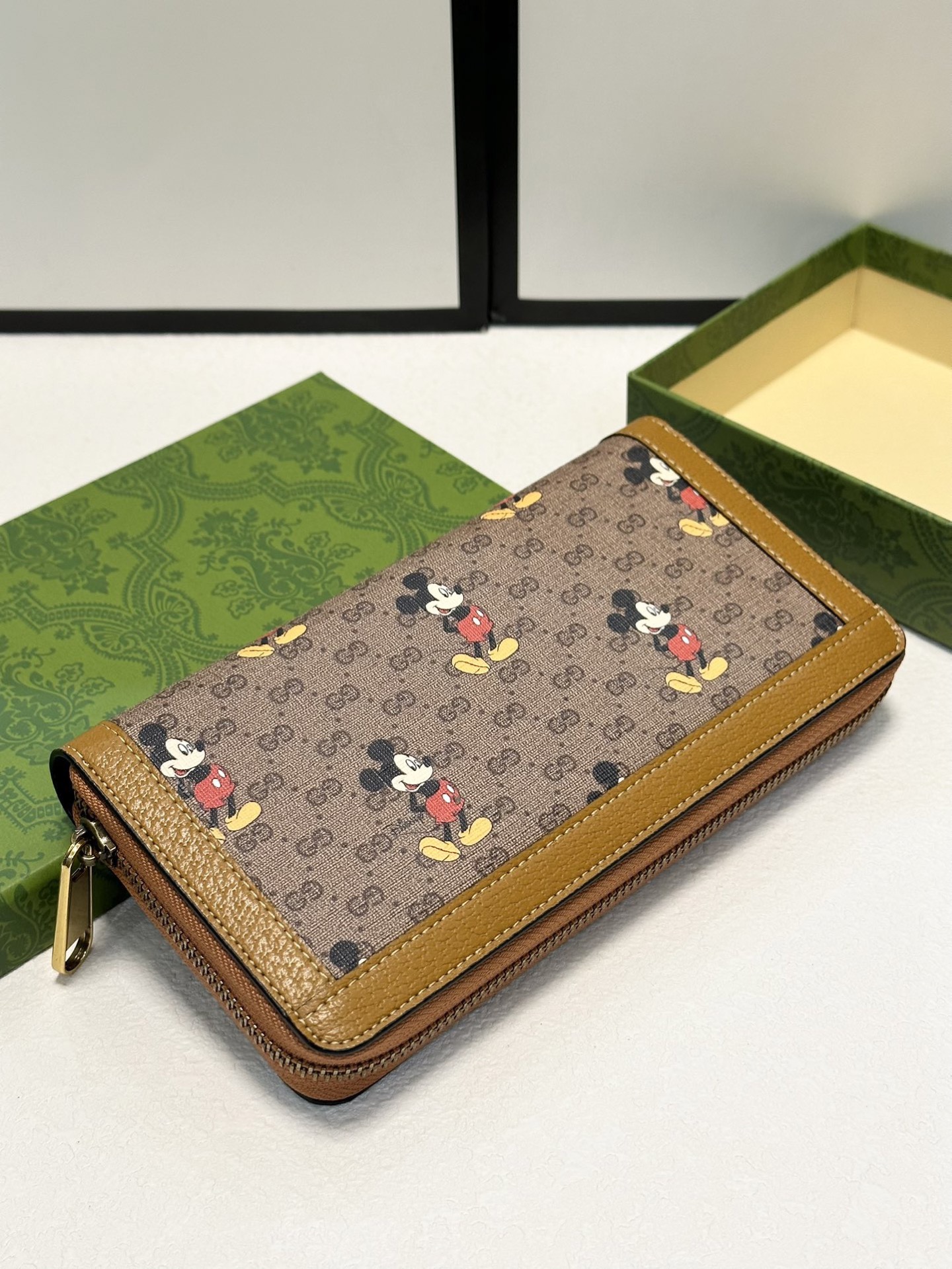 GUCCI グッチ ジップアラウンドウォレット ミッキーマウス 20x10 タン色 - 画像 4