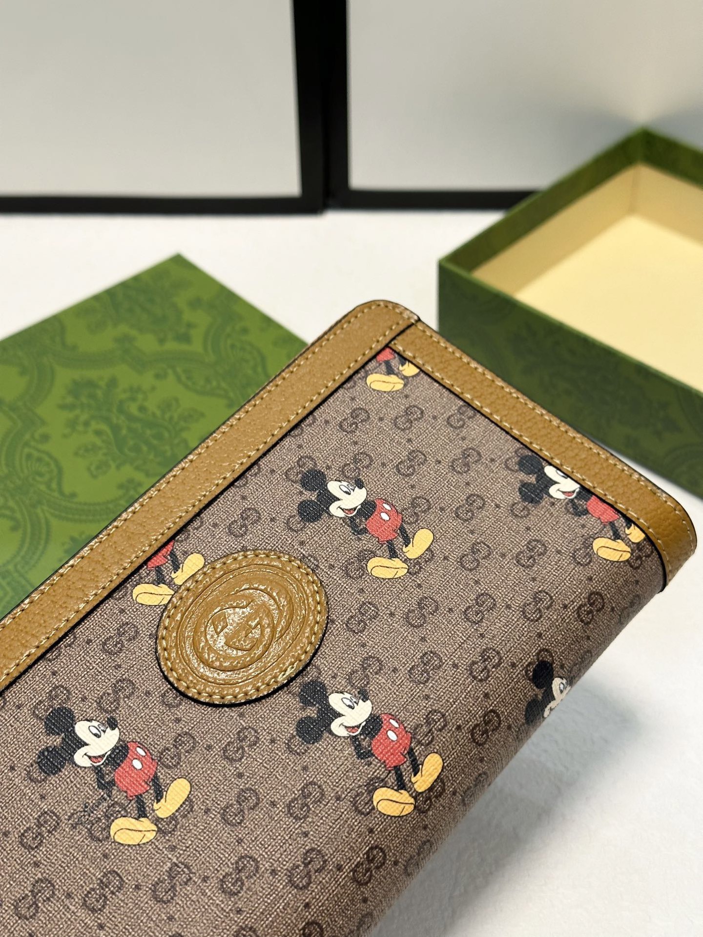 GUCCI グッチ ジップアラウンドウォレット ミッキーマウス 20x10 タン色 - 画像 5