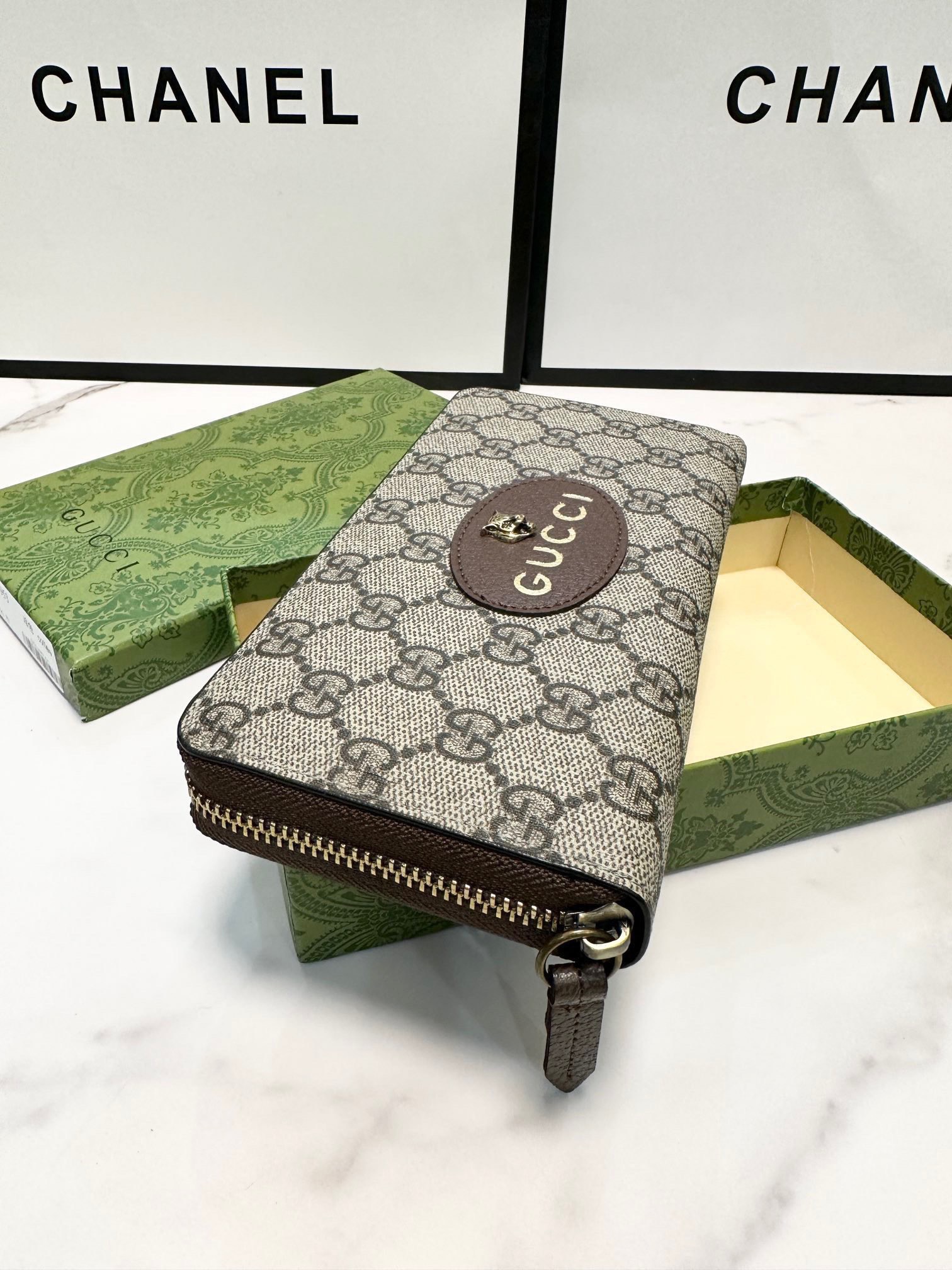 GUCCI グッチ ウォレット シグネチャー ワンジップ財布 ブラウン 35〜60 - 画像 3
