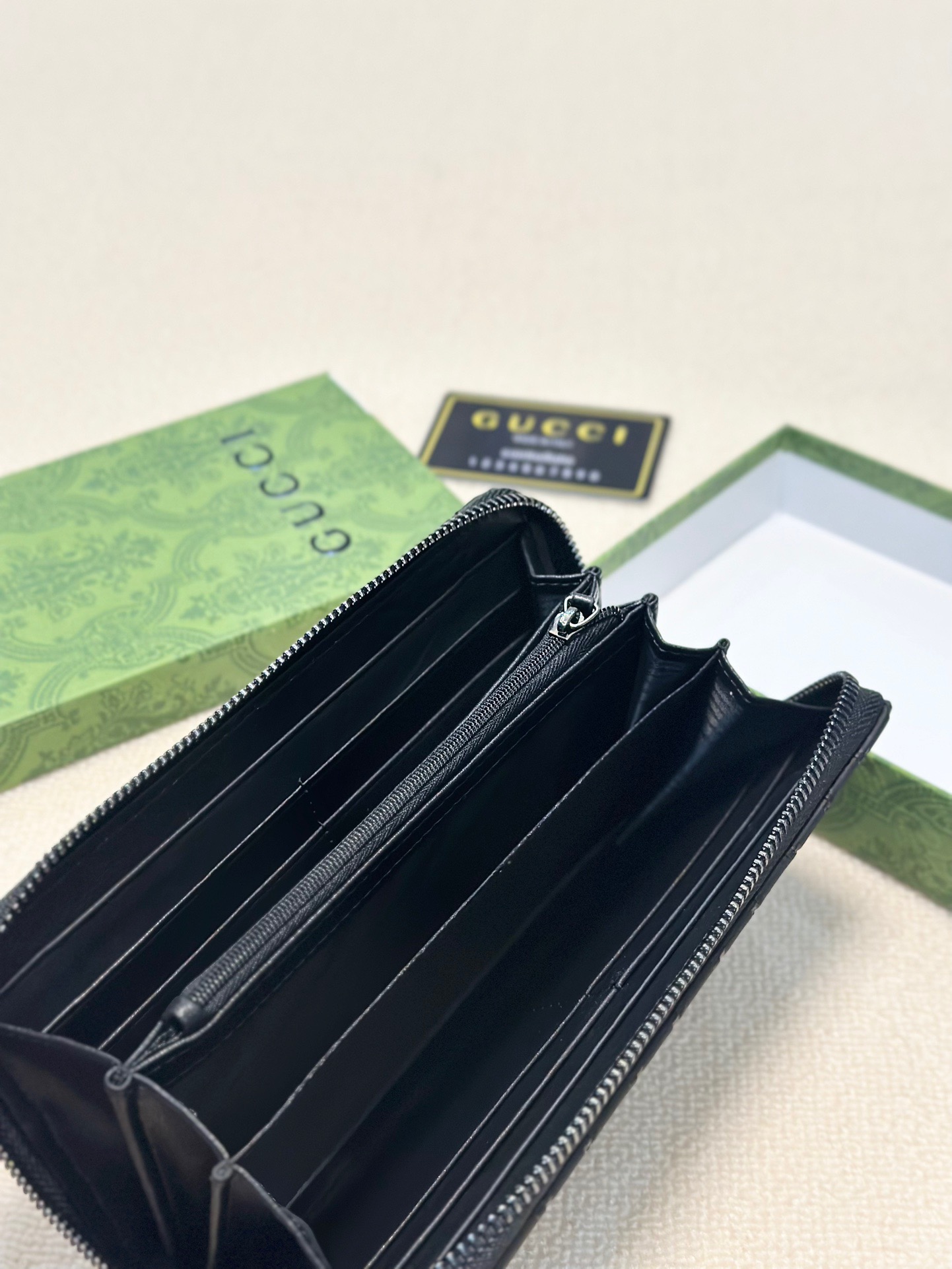 Gucci グッチ ロングジップ財布 本革仕様 磨砂牛革 黒 - 画像 9