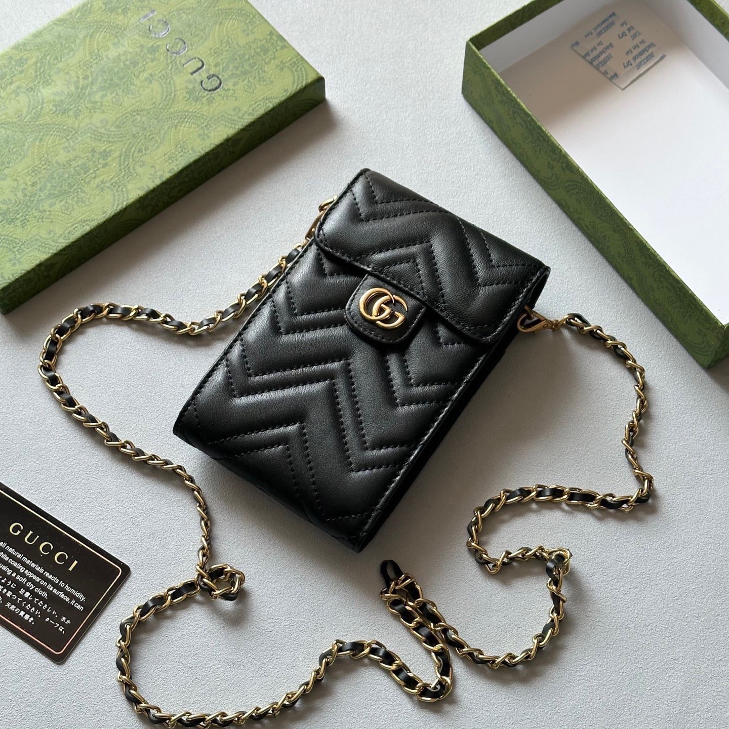GUCCI グッチ スマホケース マルチポーチ 黒 18x11 本革 チェーン付き - 画像 4