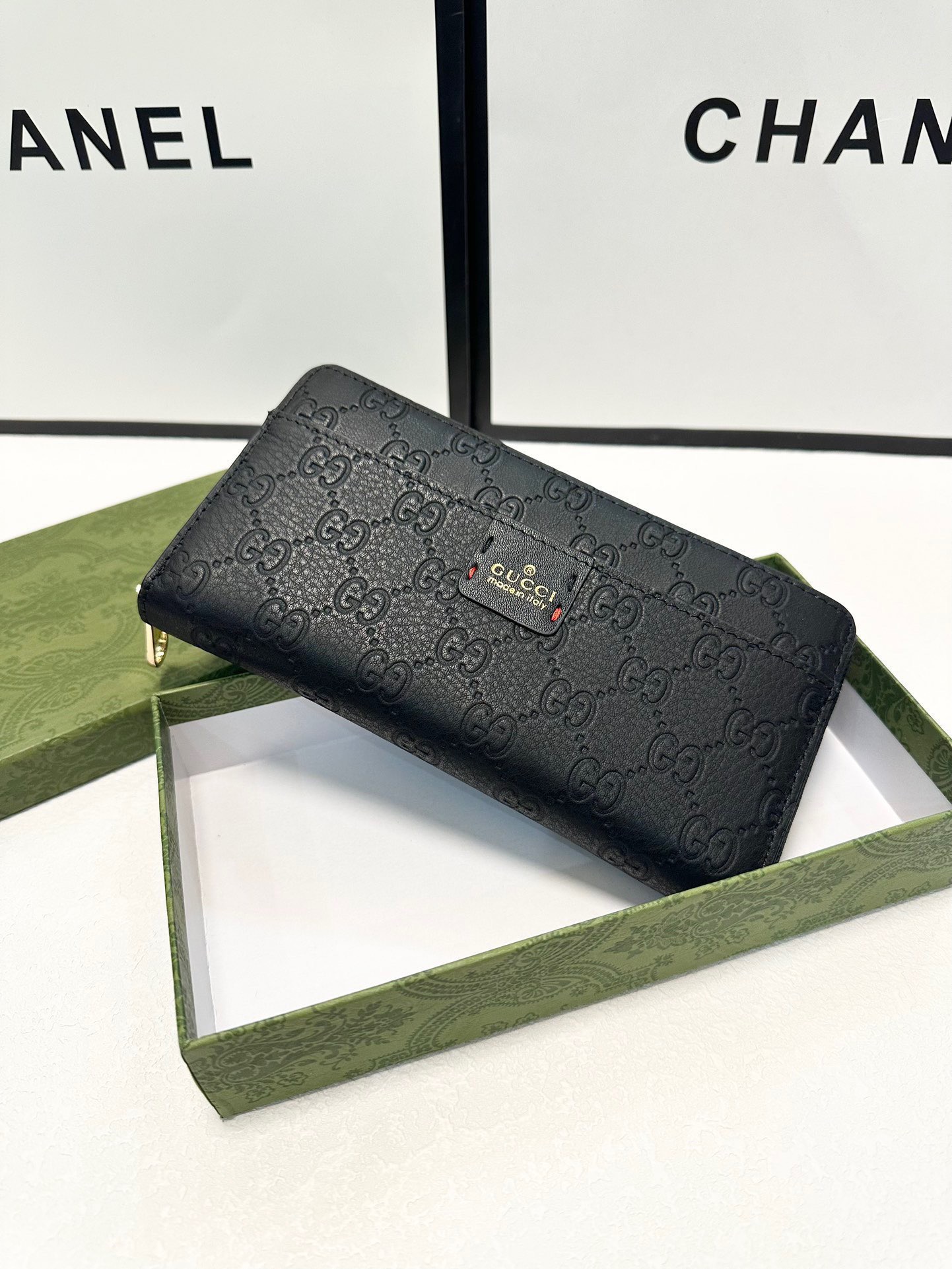 GUCCI グッチ 長財布 本革仕様 ズッパー開閉 21x11cm 黒 - 画像 2