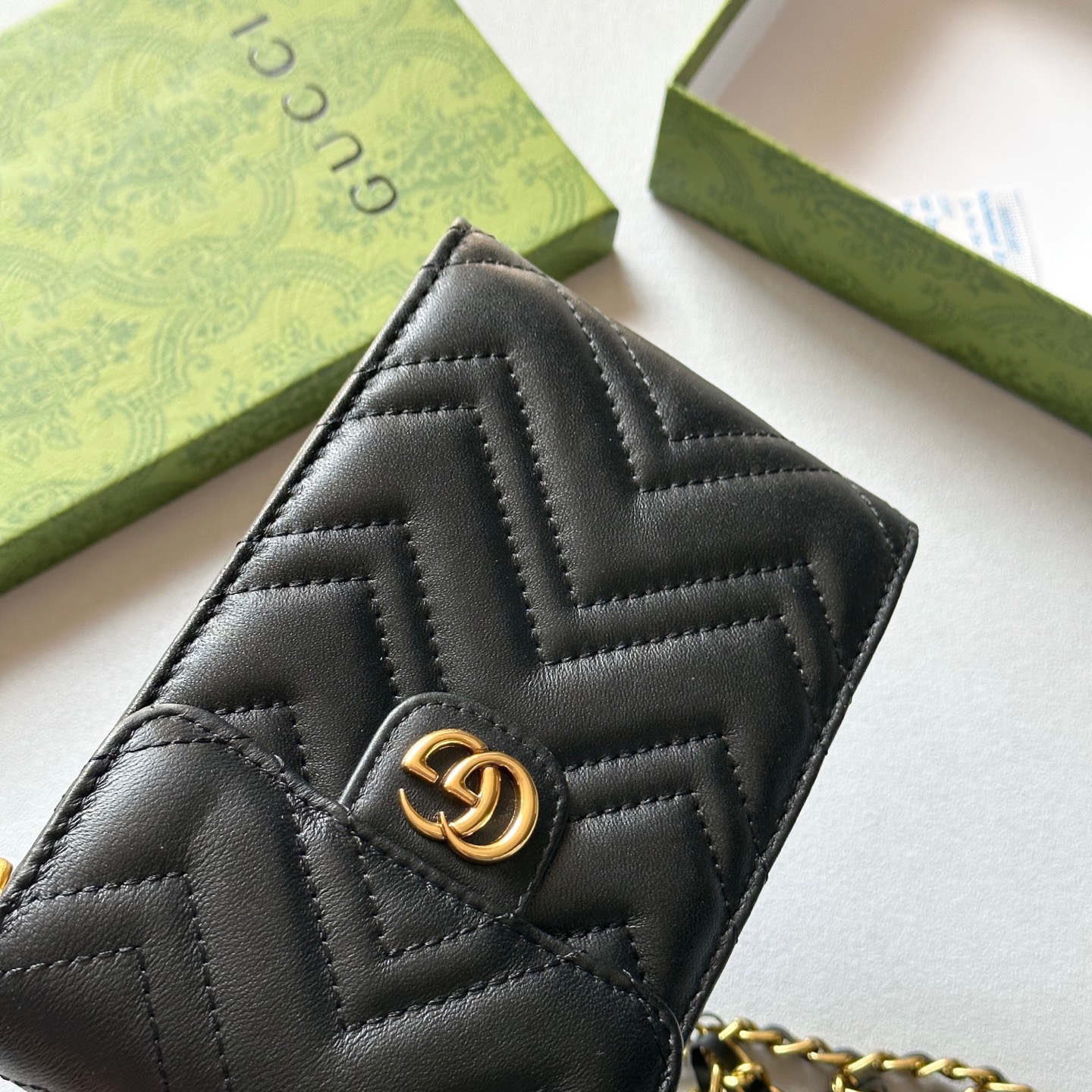 GUCCI グッチ モバイルポーチ ラウンドトップ チェーン付き ブラック - 画像 5