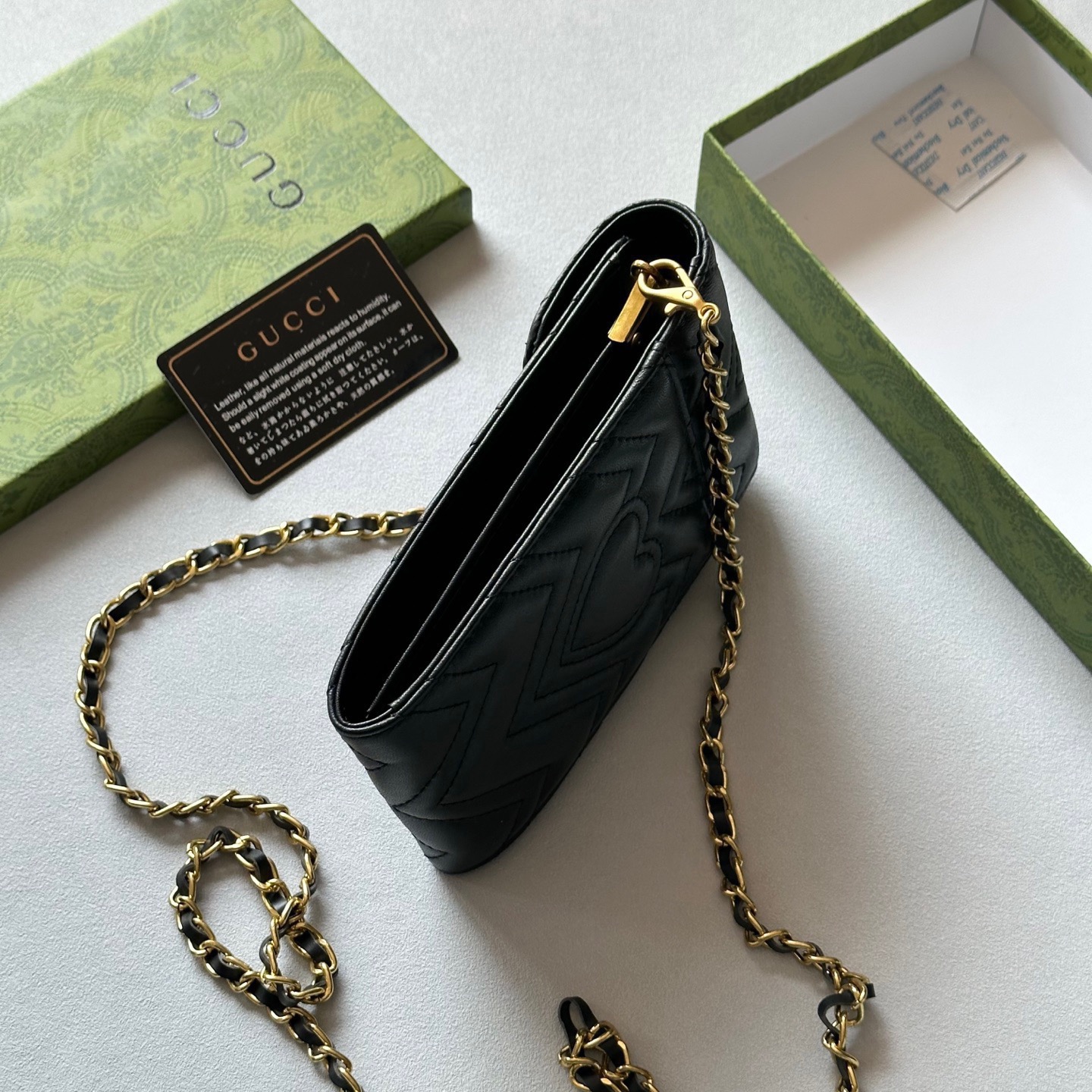 GUCCI グッチ モバイルポーチ ラウンドトップ チェーン付き ブラック - 画像 7