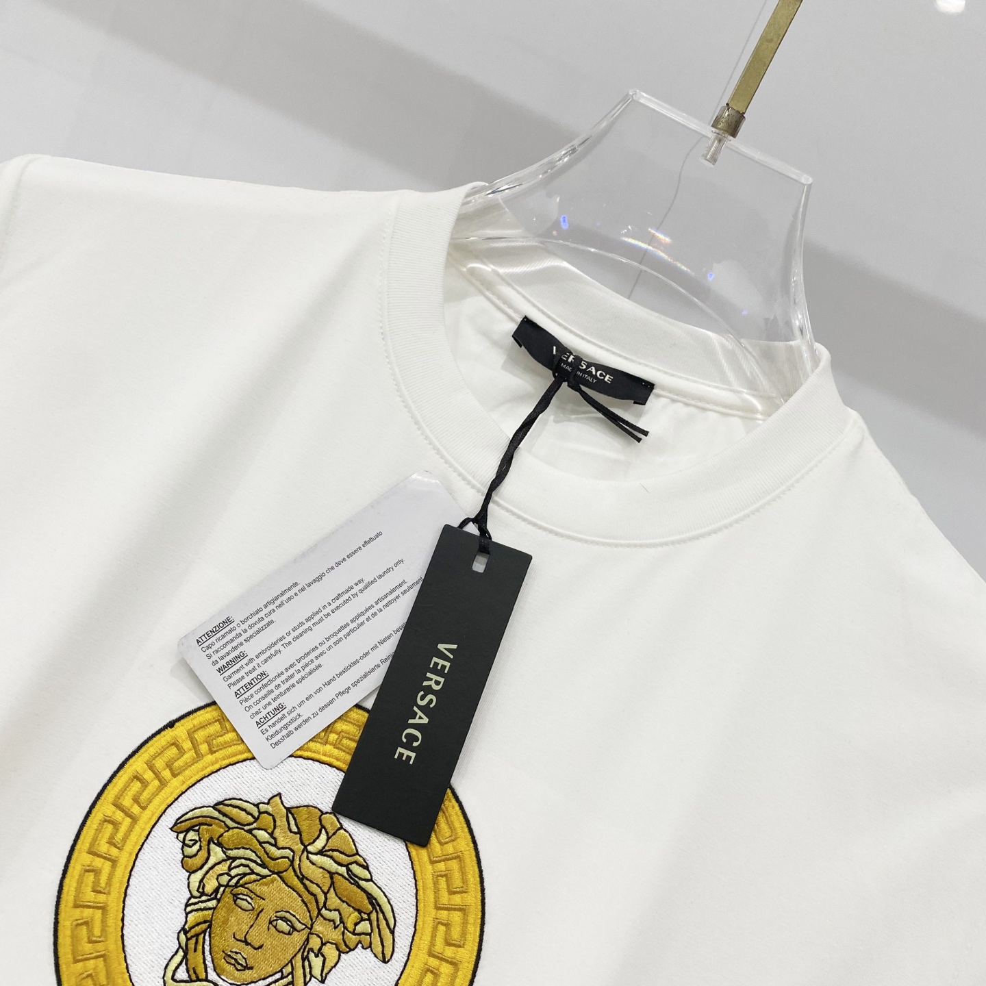 VERSACE/ヴェルサーチ ショートスリーブTシャツ 美杜莎ロゴ刺繍 白 - 画像 4