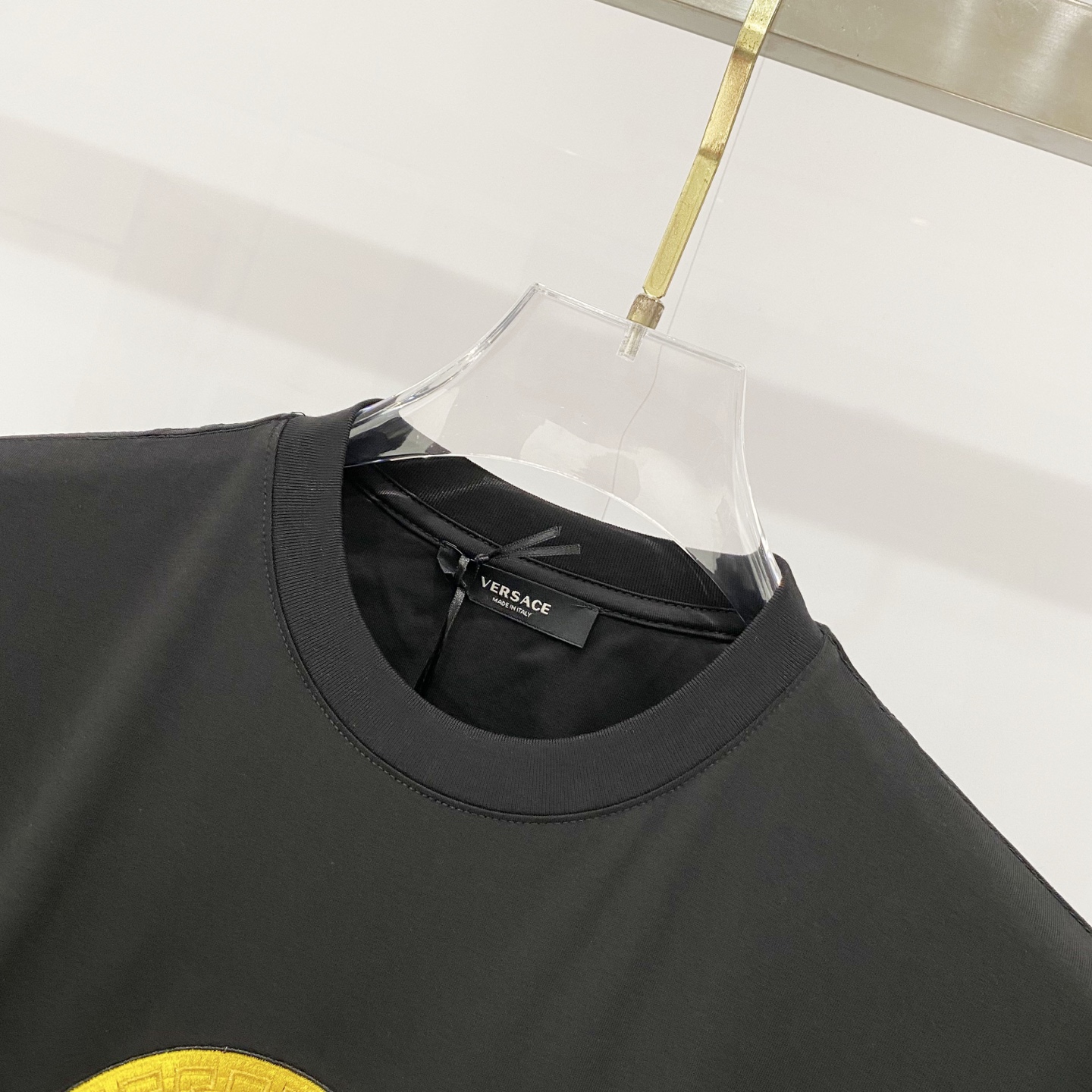 VERSACE/ヴァー サーチ メドゥーサロゴ刺繍Tシャツ 黒 - 画像 3