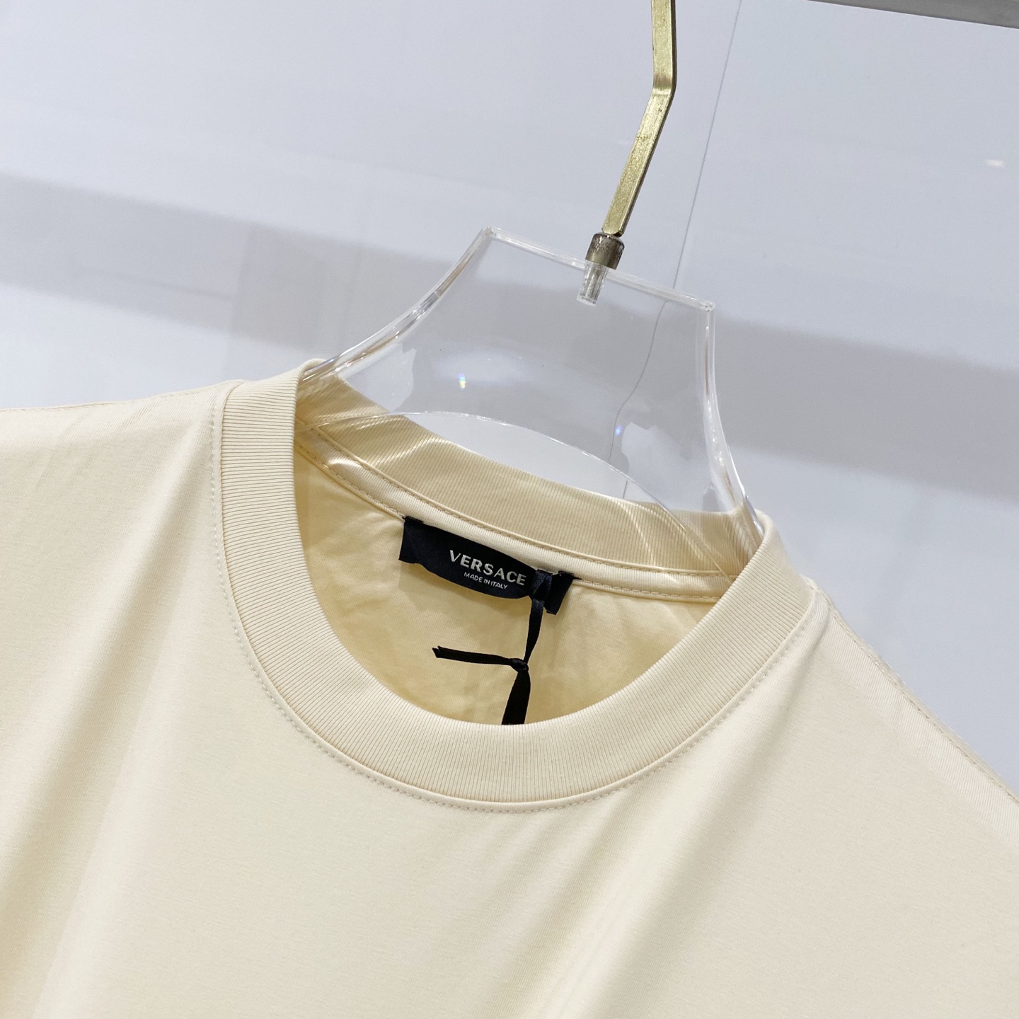 VERSACE/ヴェルサーチ シルクコットンTシャツ メデューサ刺繍 黒・白・杏色 - 画像 3