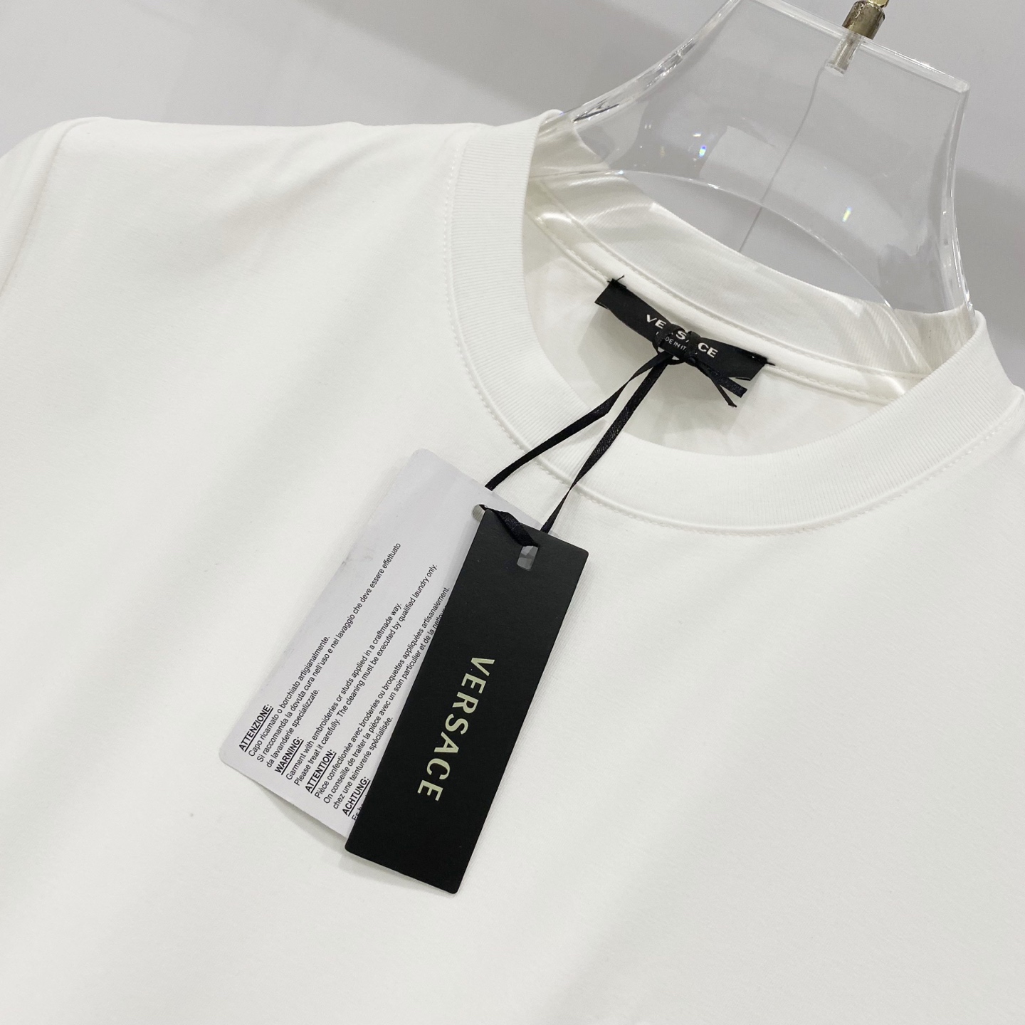 VERSACE/ヴァンズーズ シルクコットンTシャツ 金糸刺繍 メデューサ ロゴ 白 黒 杏色 全3色 - 画像 4