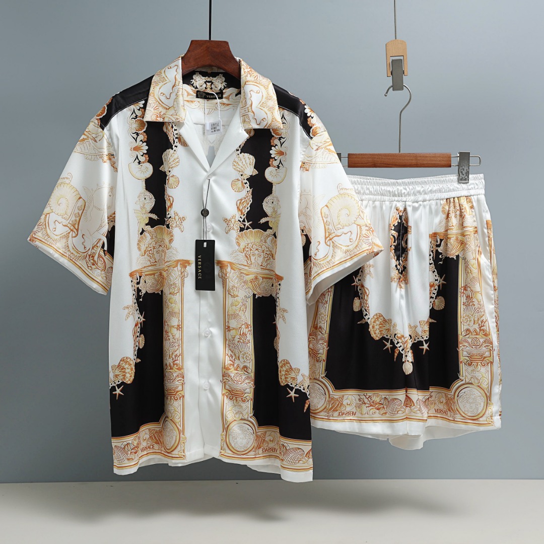 Versace/ヴェルサーチ シャツ&ショートパンツ シリーズ バロック柄 ブラック/ゴールド