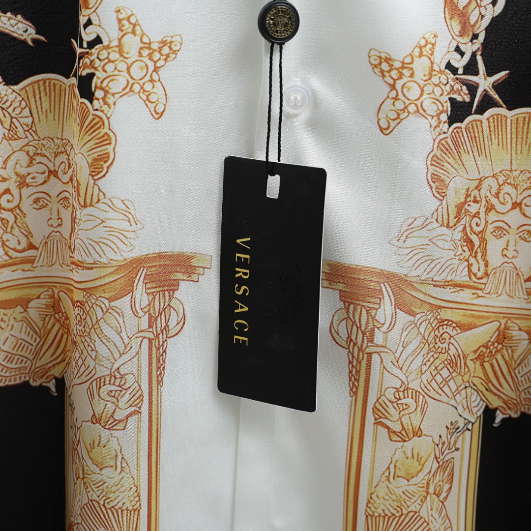 Versace/ヴェルサーチ シャツ&ショートパンツ シリーズ バロック柄 ブラック/ゴールド - 画像 4