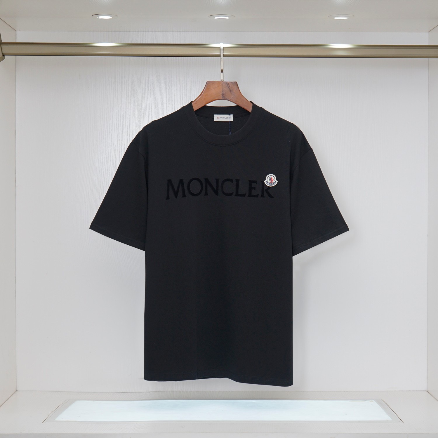 モンクレール MONCLER 半袖シャツ プリントシャツ クルーネックシャツ ブラック ホワイト レッド グリーン ブルー メンズシャツ Tシャツ 2色 - 画像 6
