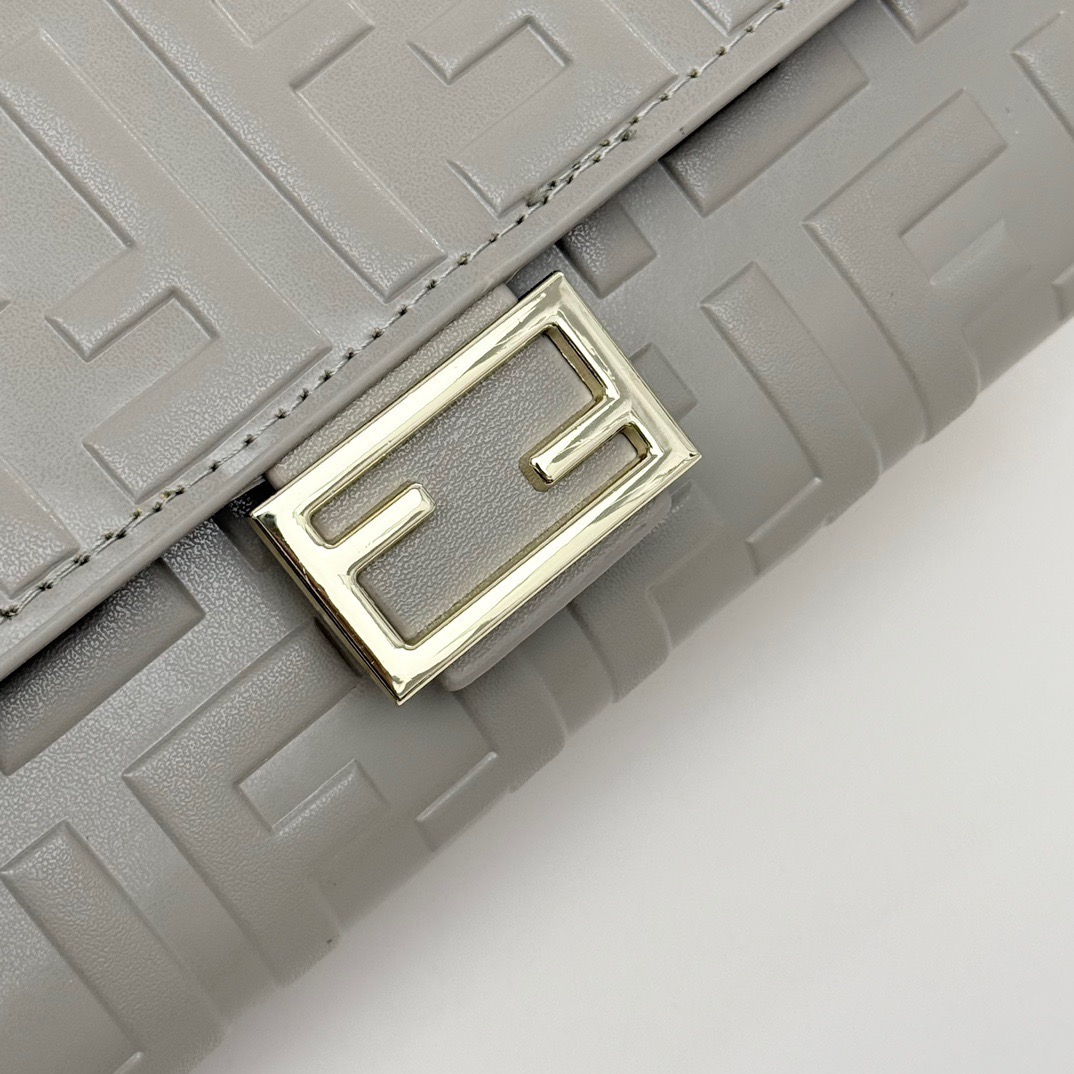 FENDI コピー 長財布 フェンディ モノグラム ファスナー ショルダーバッグ レディース グレー - 画像 6