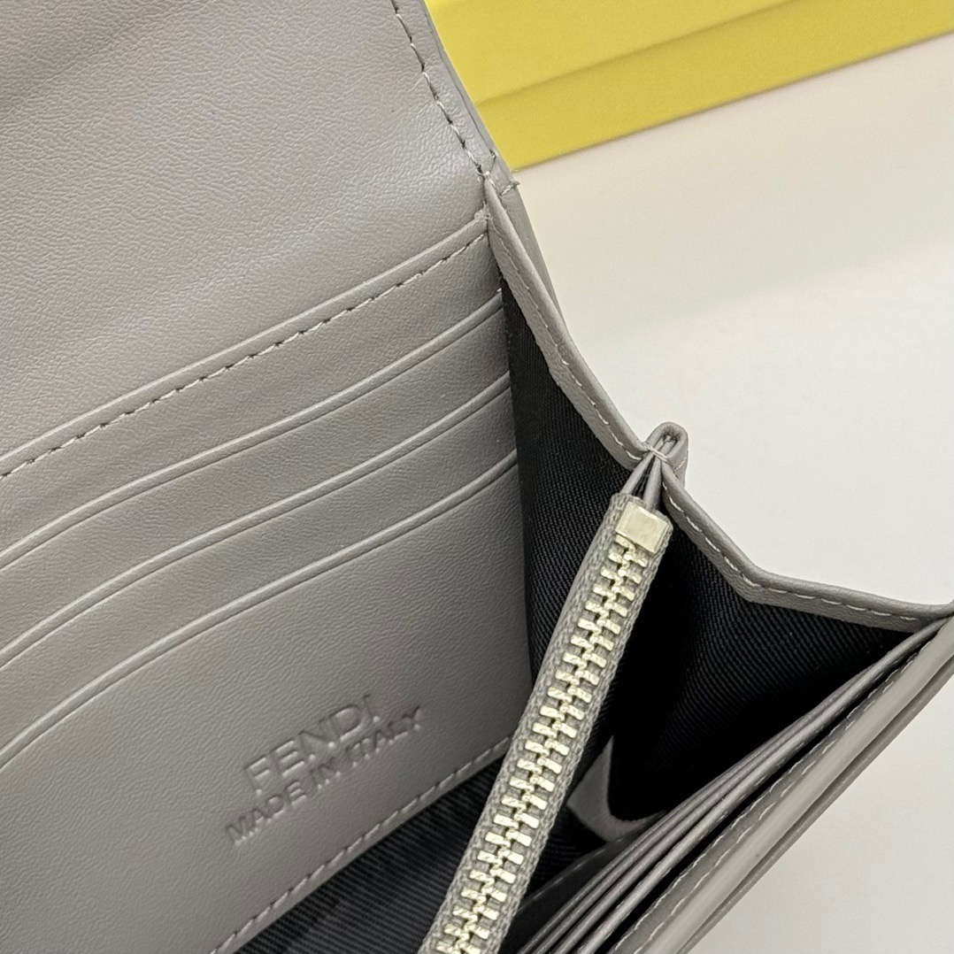 FENDI コピー 長財布 フェンディ モノグラム ファスナー ショルダーバッグ レディース グレー - 画像 9