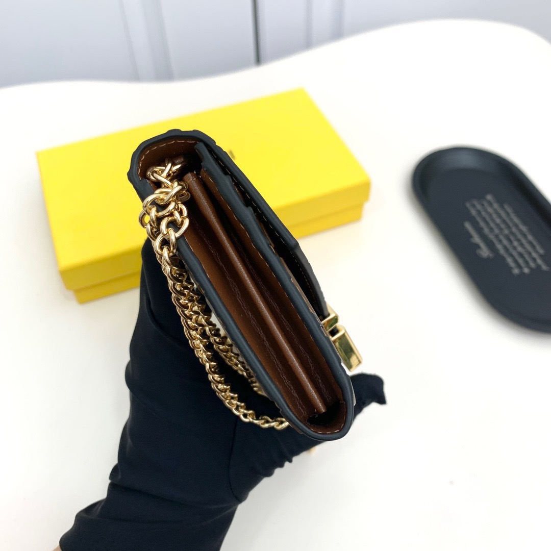 フェンディ コピー ミニ財布 ファイブジー ロゴ チェーン付き レディース 黒 ブラウン - 画像 9