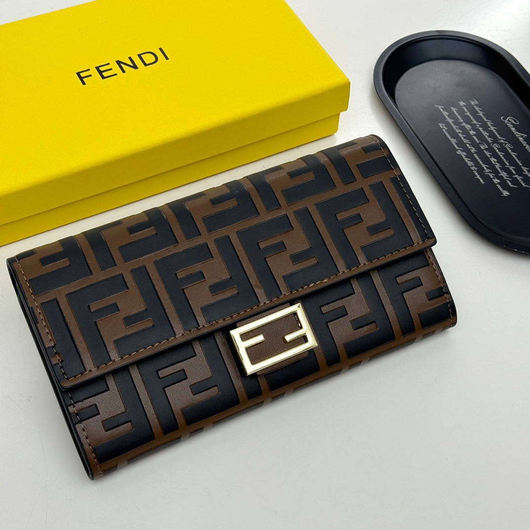FENDI コピー 長財布 ブランド柄 ファスナー チェーン付き ブラック