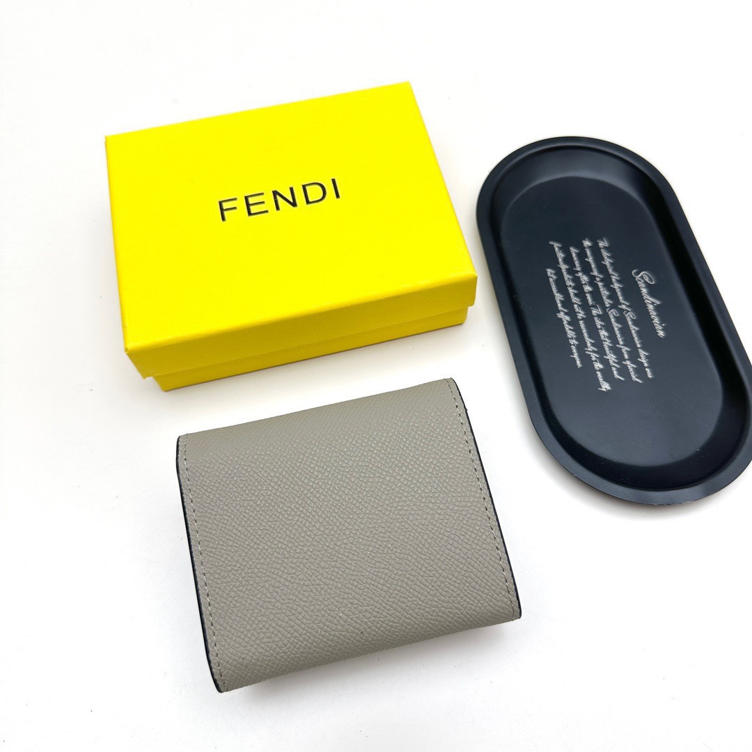 FENDI フェンディ 財布 コインケース ミニ財布 ロゴ チェーン付き ブラウン グレー ブラック - 画像 2