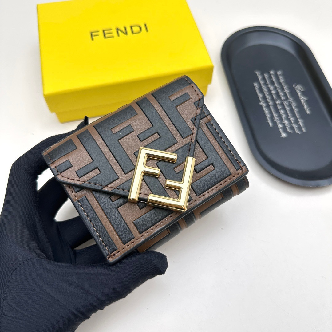 FENDI コピー ブランド財布 ミニ財布 ファスナー 2つ折り チェーン付き ブラック ブラウン - 画像 4