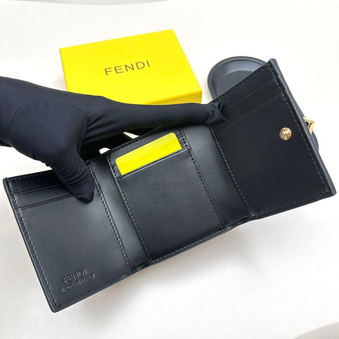 フェンディ プチ財布 コピー ミニ財布 ファスナー チェーン 2WAY 黒 - 画像 8