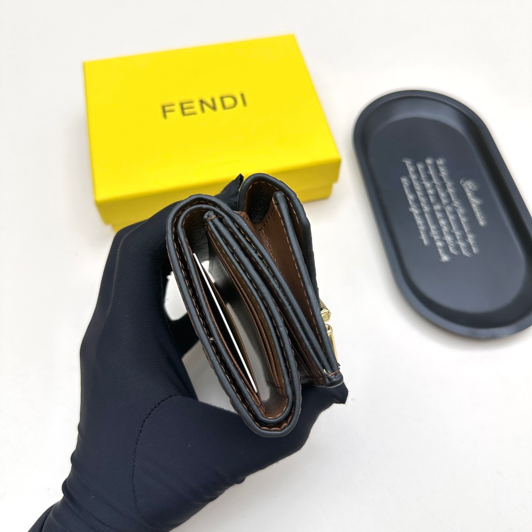 FENDI コピー フェンディ ミニ財布 コインケース ブランドコピー 黒 ブラウン 長財布 チェーン付き - 画像 6