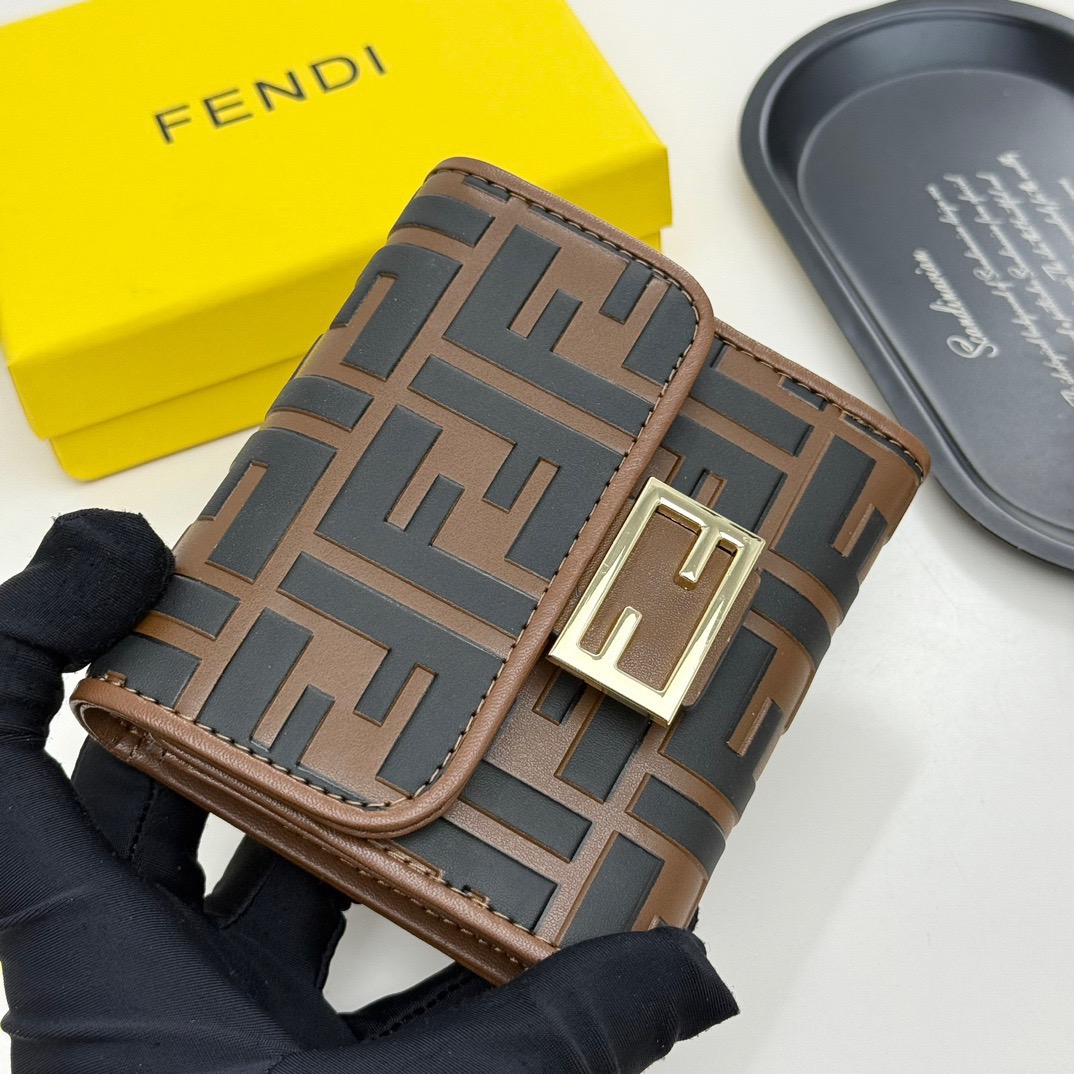 FENDI コピー 財布 ミニ財布 ロゴ柄 チェーン付き ブラウン ブラック - 画像 2