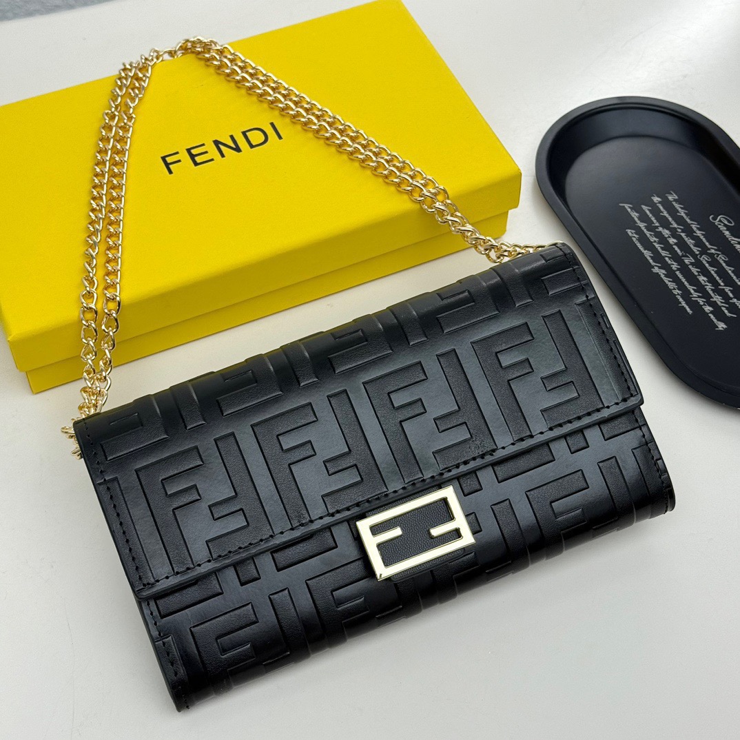 Fendi フェンディ コピー ミニバッグ ショルダーバッグ ロゴ柄 黒色 - 画像 9