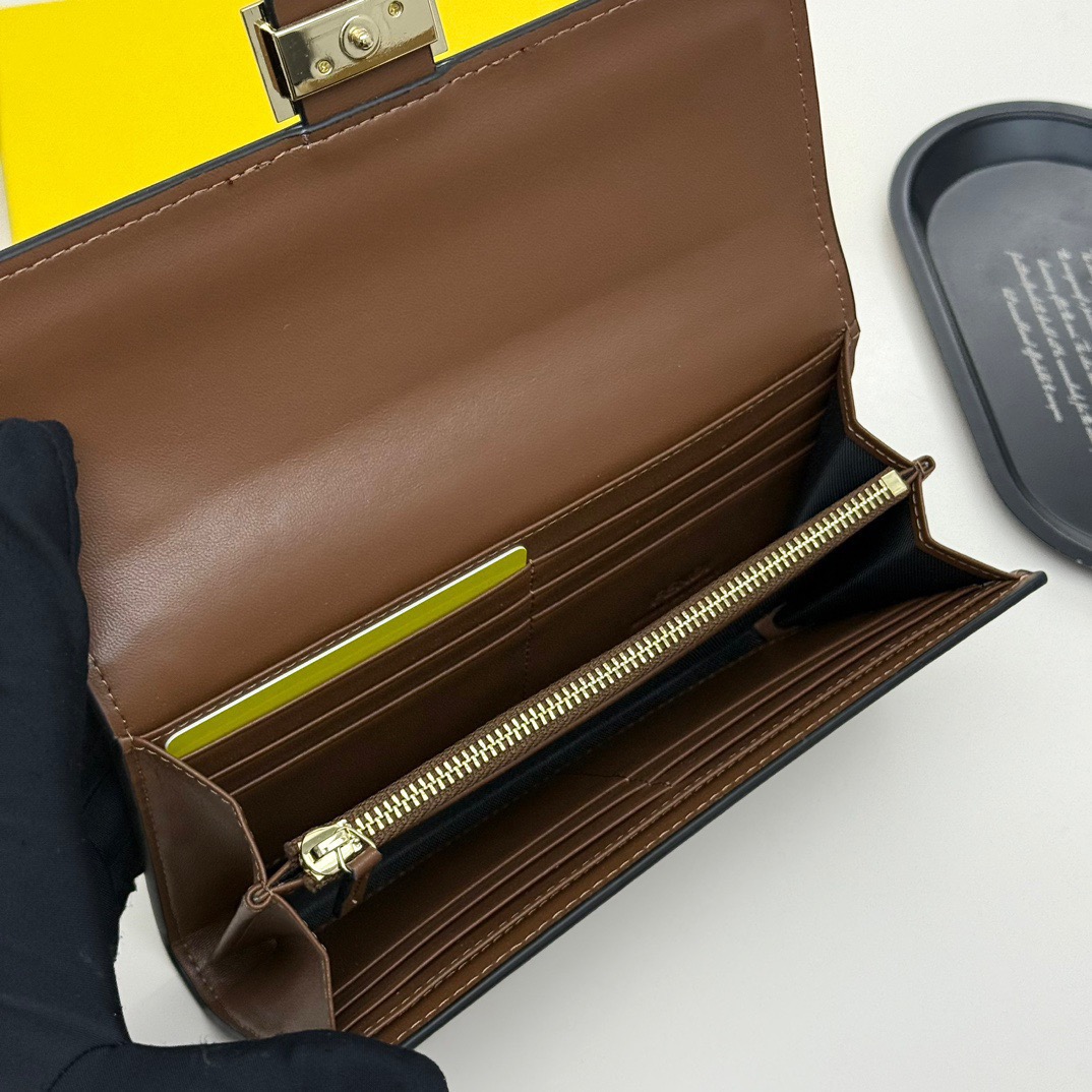 FENDI コピー 長財布 オープンファスナー ロゴ柄 ブランド コピー レディース ブラウン - 画像 8