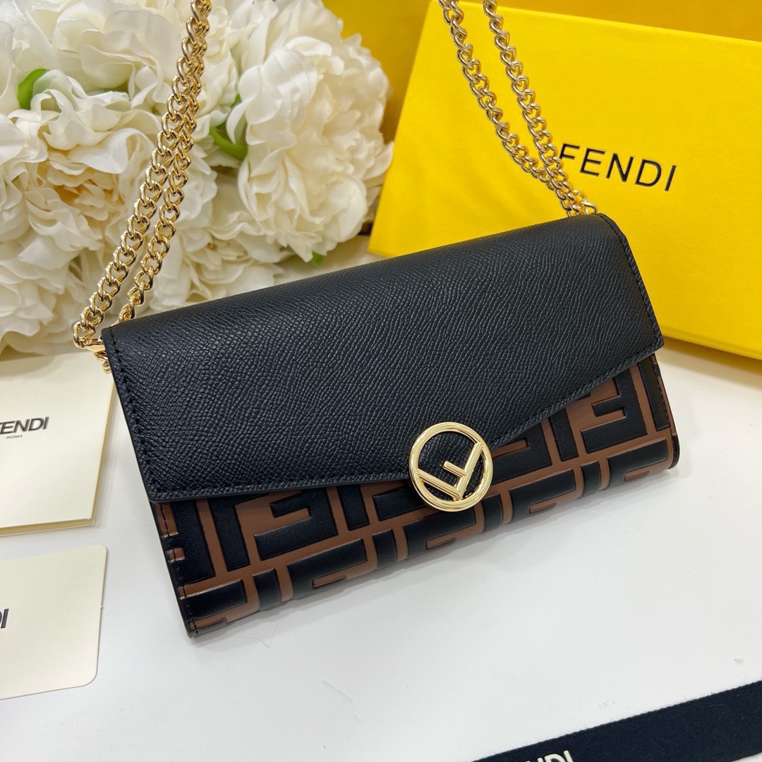 FENDI バッグ コピー ミニショルダーバッグ フェンディ ロゴ柄 チェーン付き 黒茶