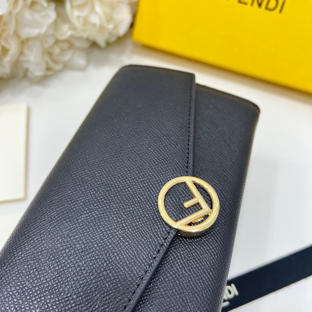 FENDI フェンディ ショルダーバッグ ロゴプレート チェーン付き 黒 - 画像 5