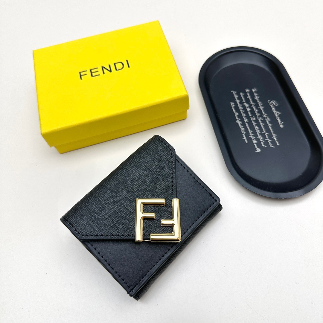 フェンディ コピー ミニ財布 黒 ファスナー付き チェーン付き 2つ折り 財布 コピー - 画像 2