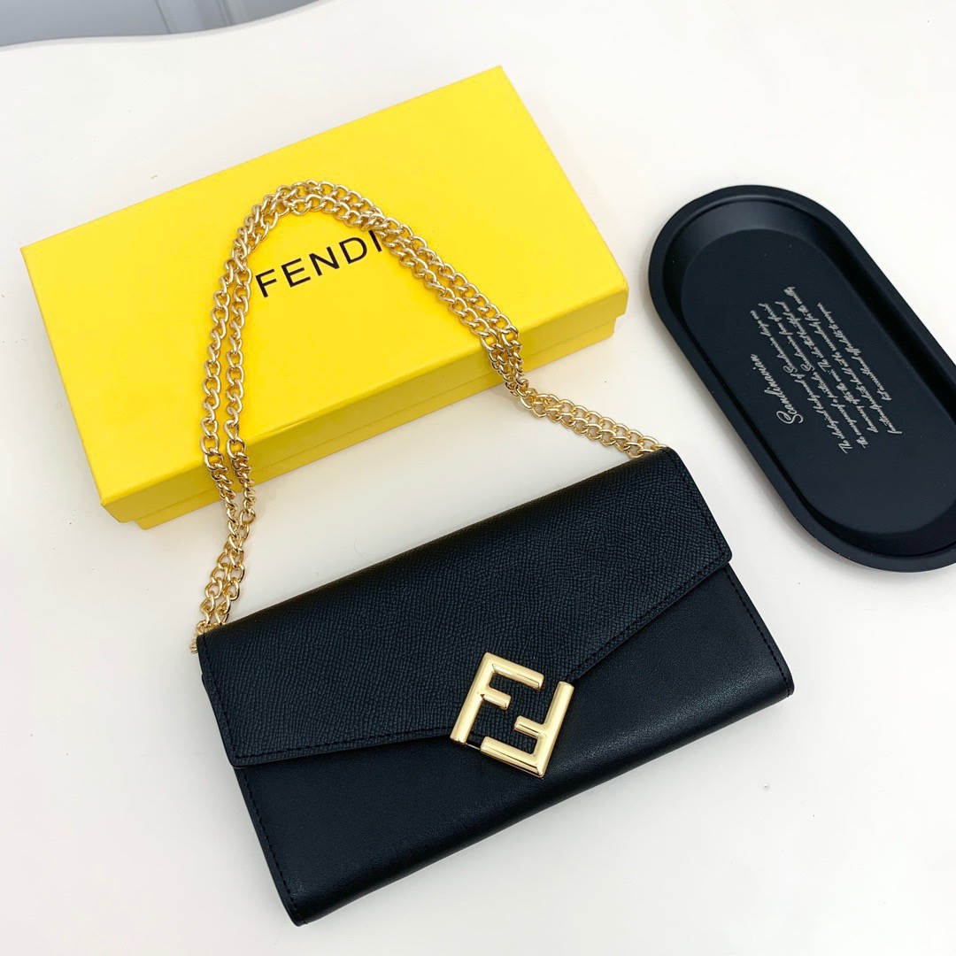 FENDI フェンディ ポーチ バッグコピー ショルダーバッグ ミニ黒 - 画像 8