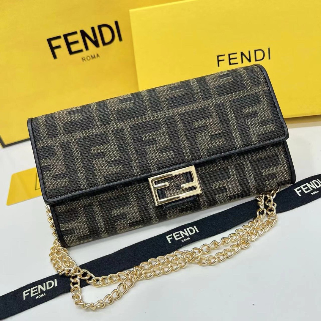 FENDI フェンディ ミニショルダーバッグ ロゴ柄 チェーン付き 黒ブラウン - 画像 3