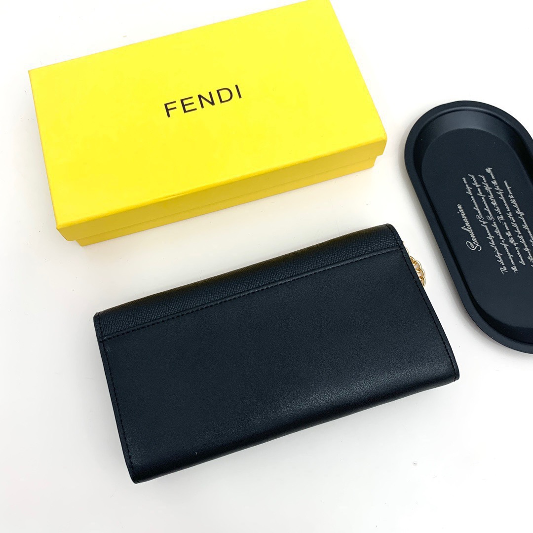FENDI フェンディ ポーチ バッグコピー チェーン付き ミニショルダーバッグ レディース 黒 - 画像 3