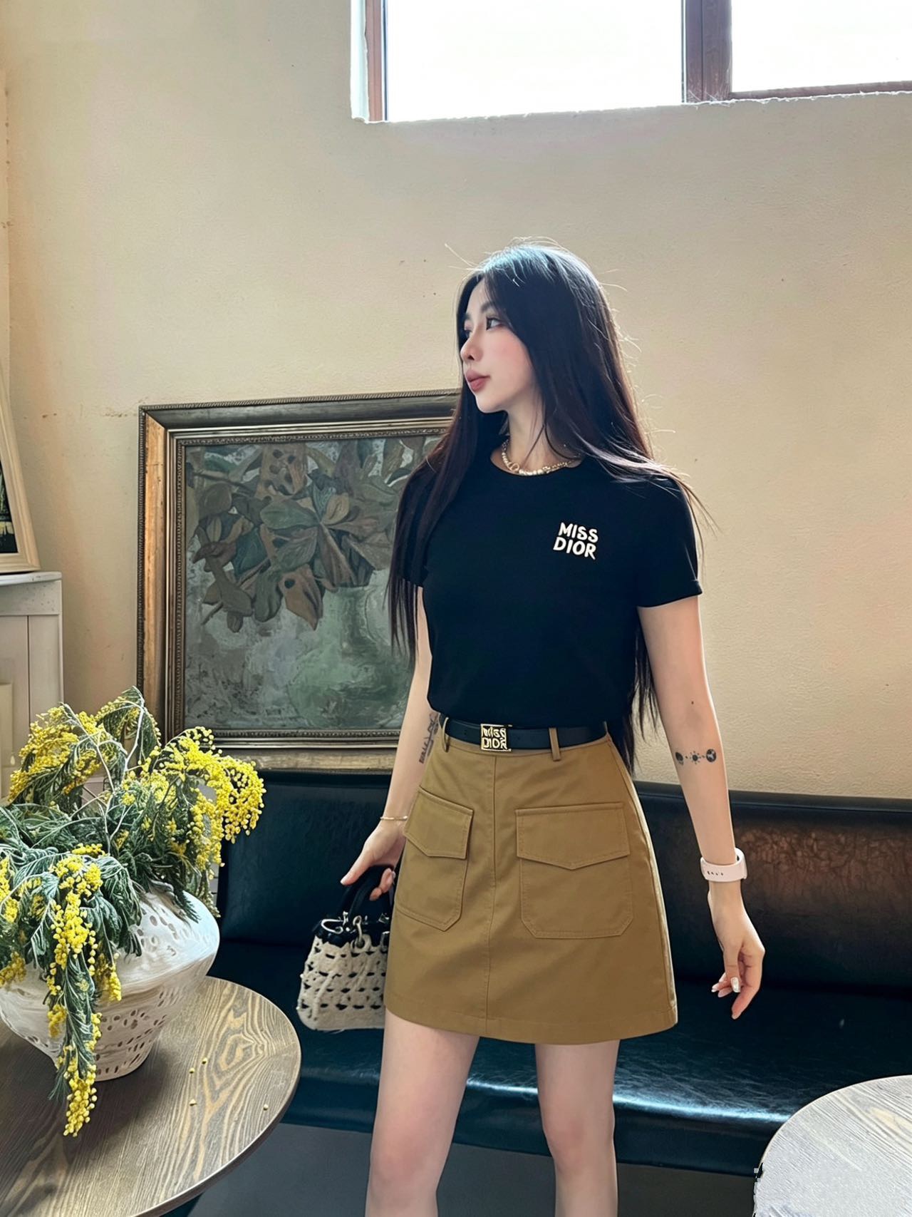 Dior ロゴ刺繍 半袖Tシャツ ベルト付きポケットスカート セット 白黒 黒咖 - 画像 3