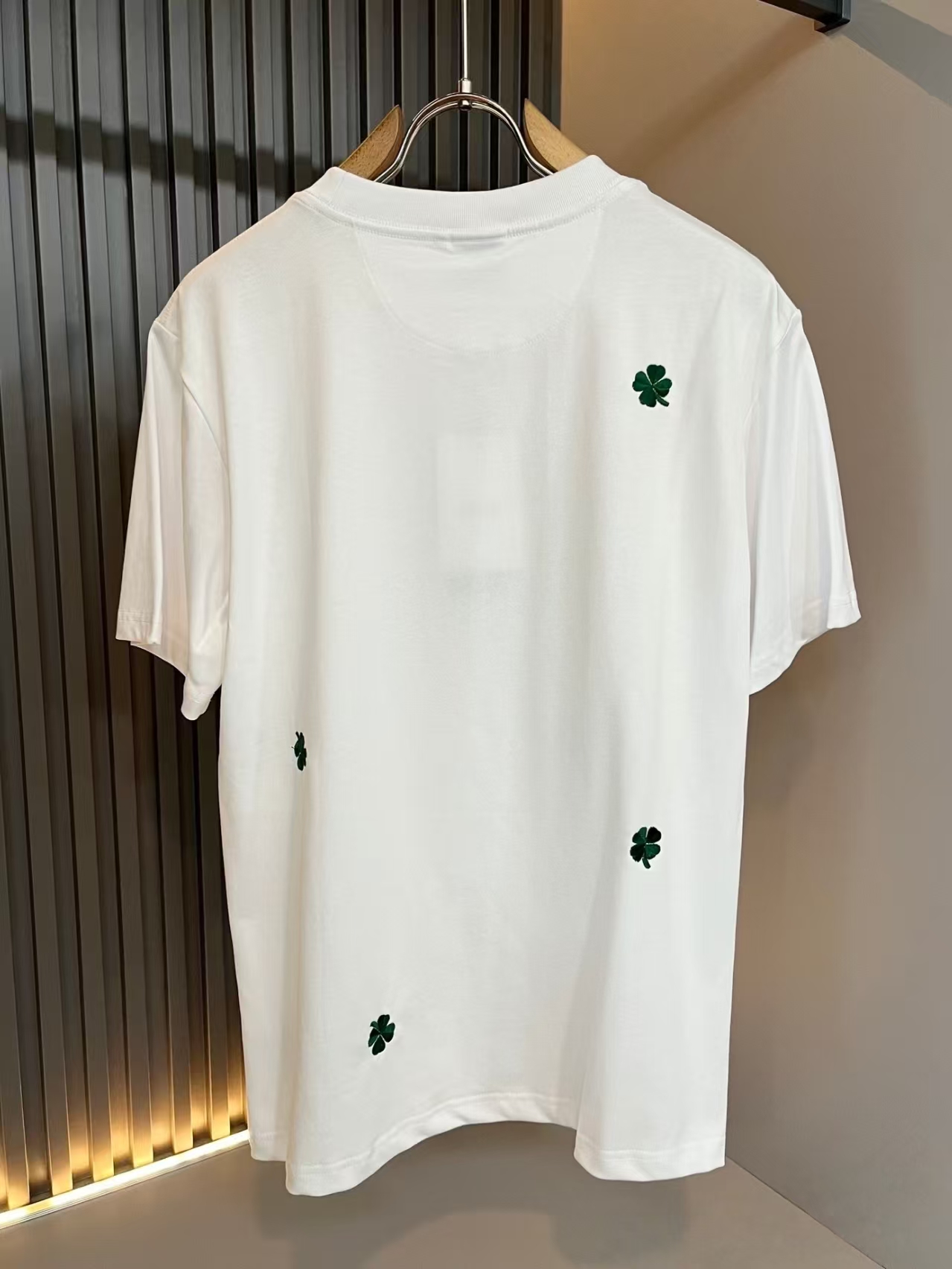 Dior コピー 四葉草刺繍 ロゴTシャツ メンズ レディース 男女兼用 黒 白 - 画像 4