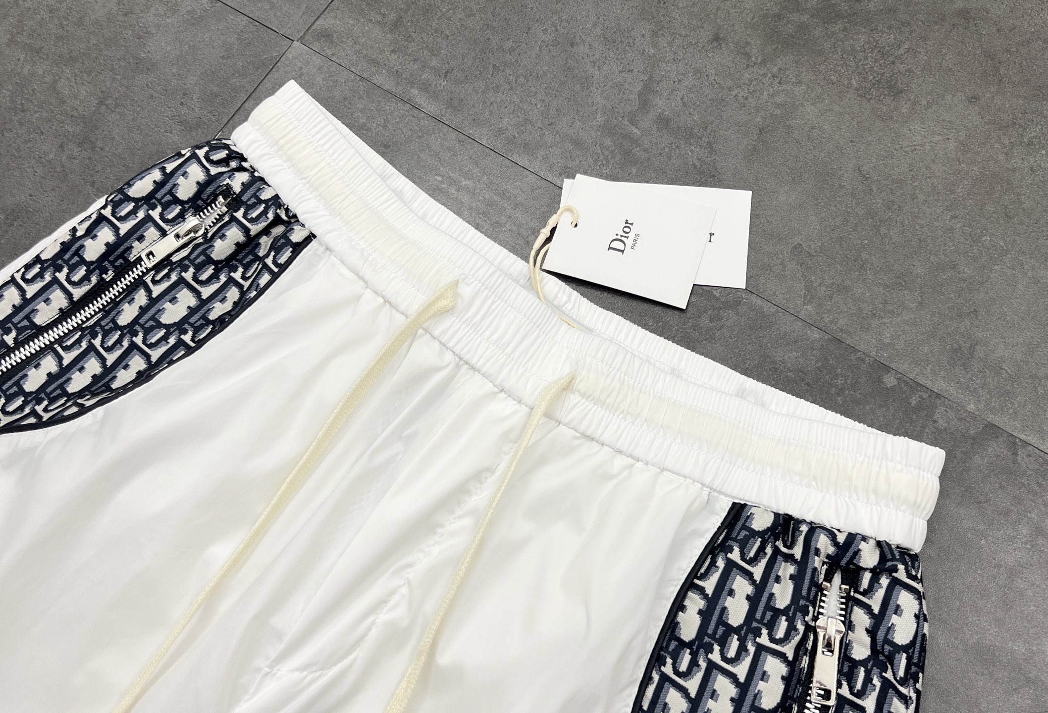 Dior ショートパンツ コピー メンズ ロゴ柄 オブリーク メッシュ内裏 2色展開 白黒 - 画像 2