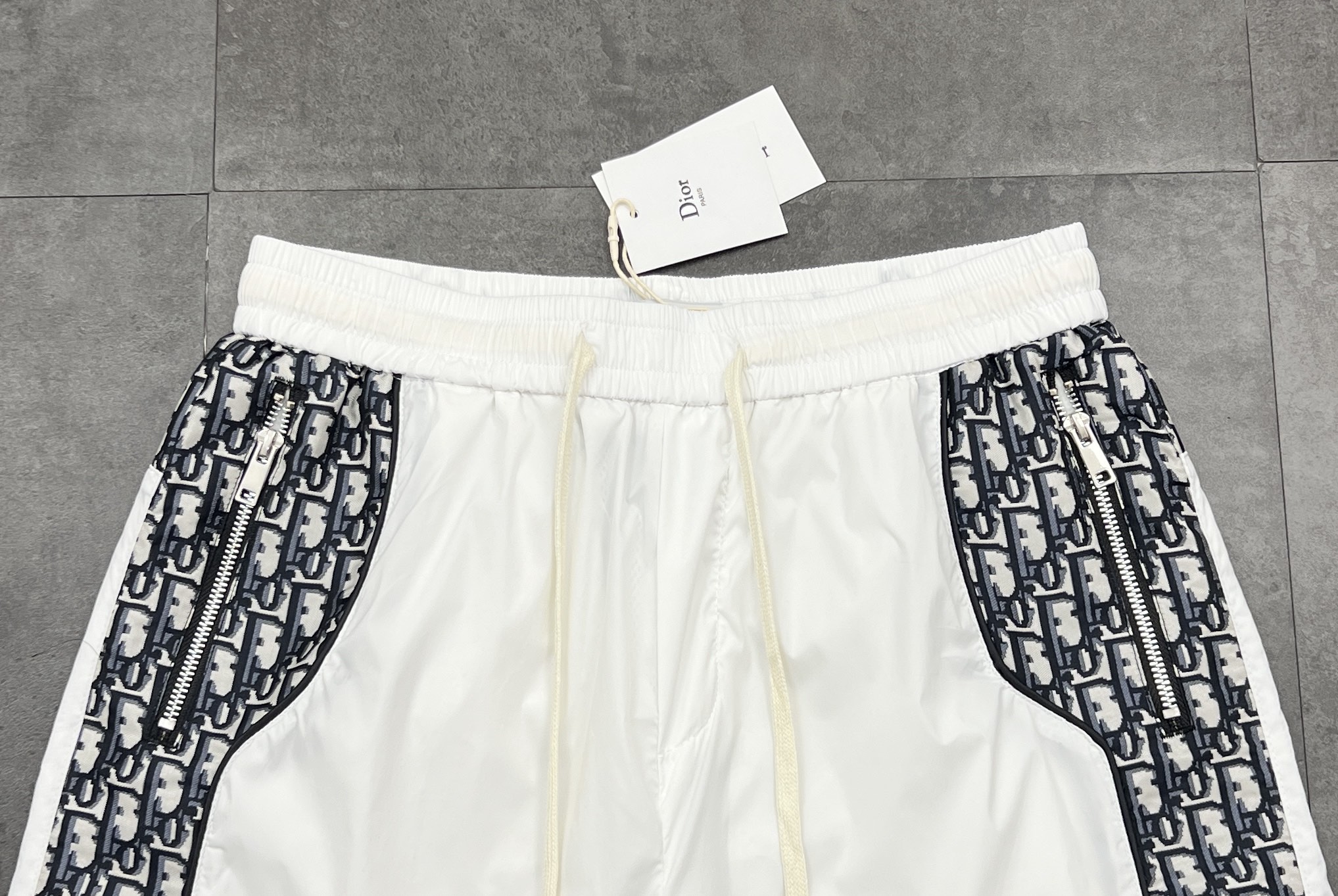 Dior ショートパンツ コピー メンズ ロゴ柄 オブリーク メッシュ内裏 2色展開 白黒 - 画像 4