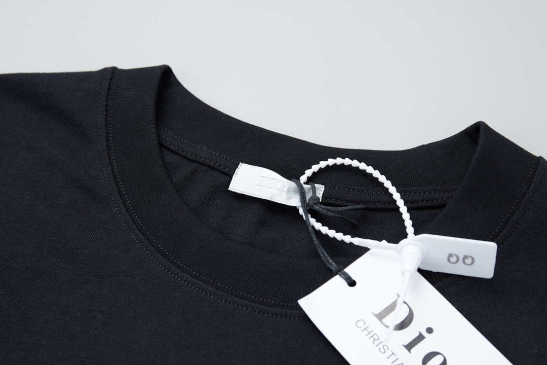 Dior コピー Tシャツ 植物標本柄 ロゴプリント 黒 男女兼用 メンズ レディース - 画像 3
